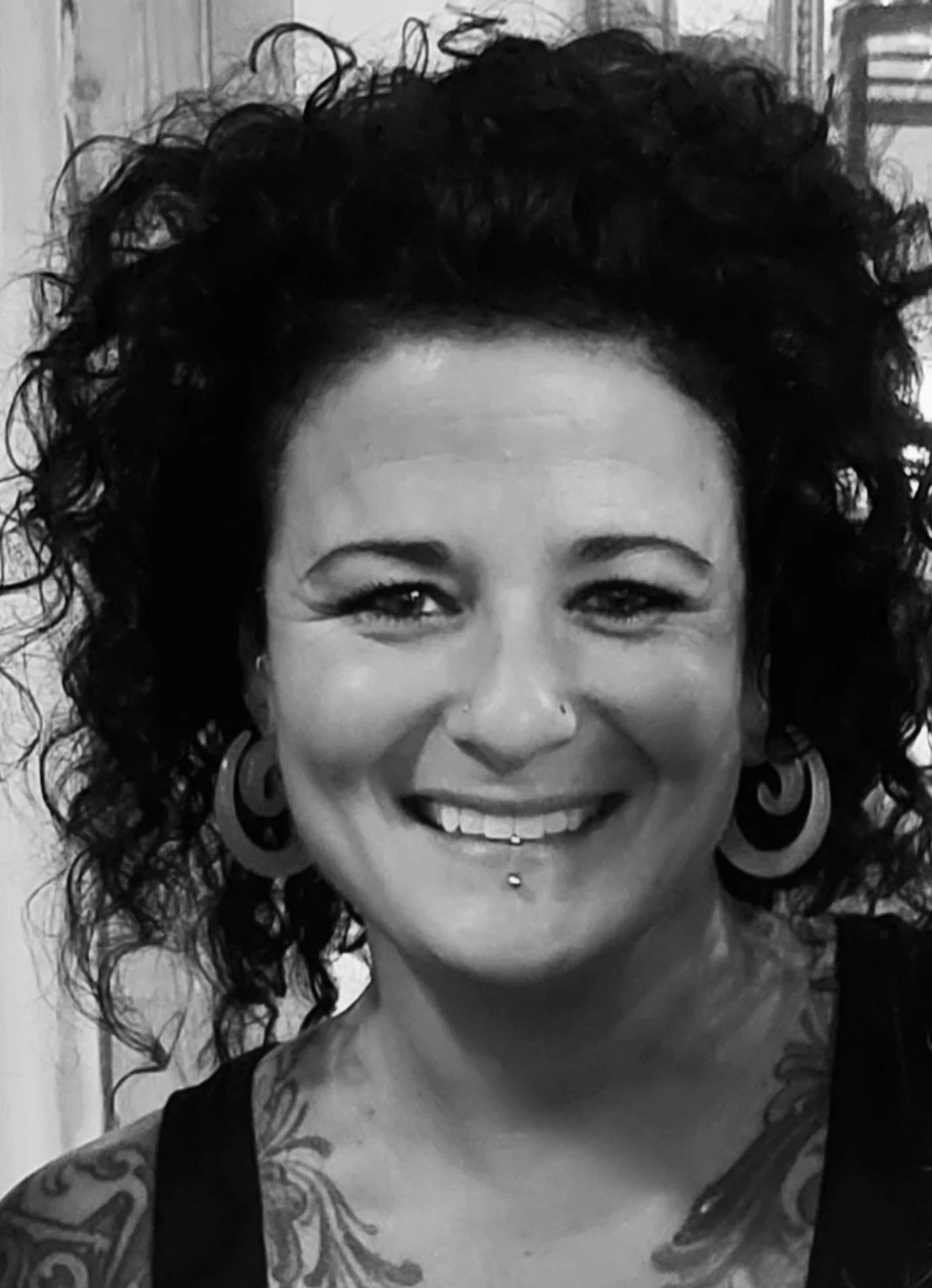 Rana Stylist & Colorist 404.786.2338 Text to book Instagram