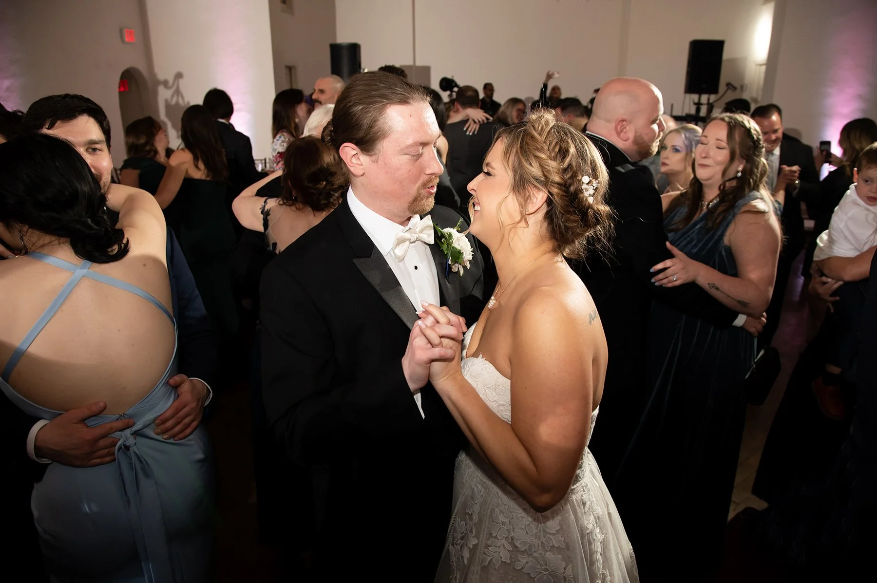 Bride-Groom-Dancing-AMP-DJ-Band-Hybrid-NYC-Weddings.jpg
