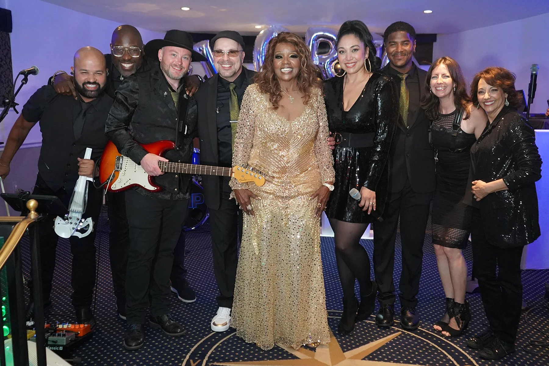 Gloria Gaynor-AMP-DJ-Band-Hybrid-1.jpg