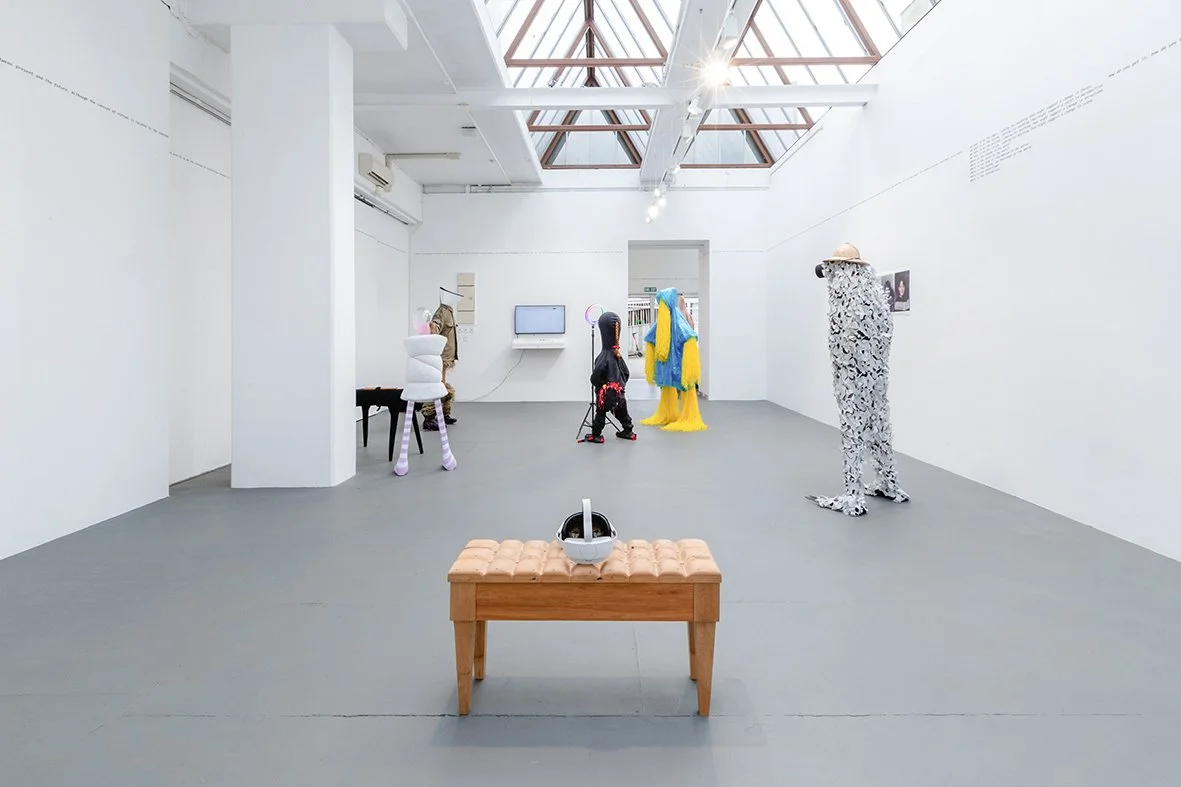 Miranda Bellamy and Amanda Fauteux, A Wardian Case, 2021-2024. 4-channel augmented reality video installation (13:38 minutes), kauri, rimu.
Photo: Ted Whitaker