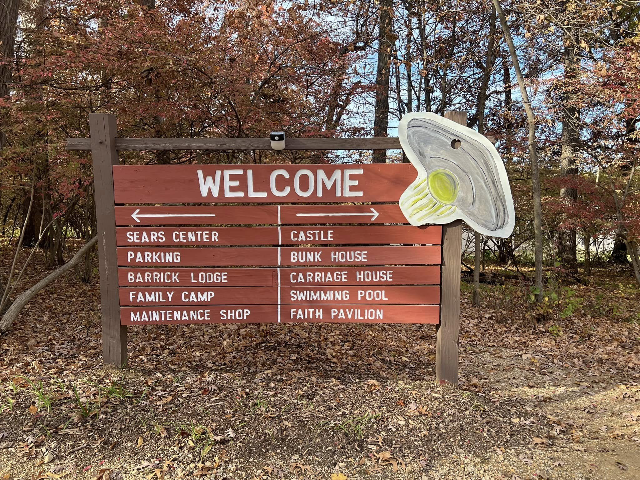 HEHO24_Stronghold-Sign+Spaceship_JArndt.jpg