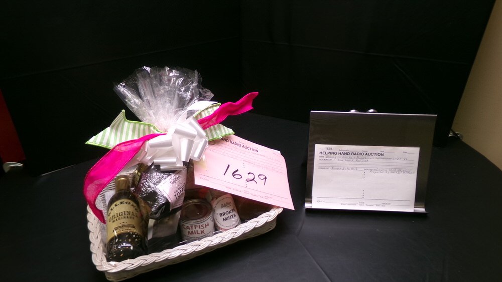 10 - Snacks & Magazines Basket by Laynie Ward prepared by Joe & Jan Mitchell (Inman Beta Club).jpg
