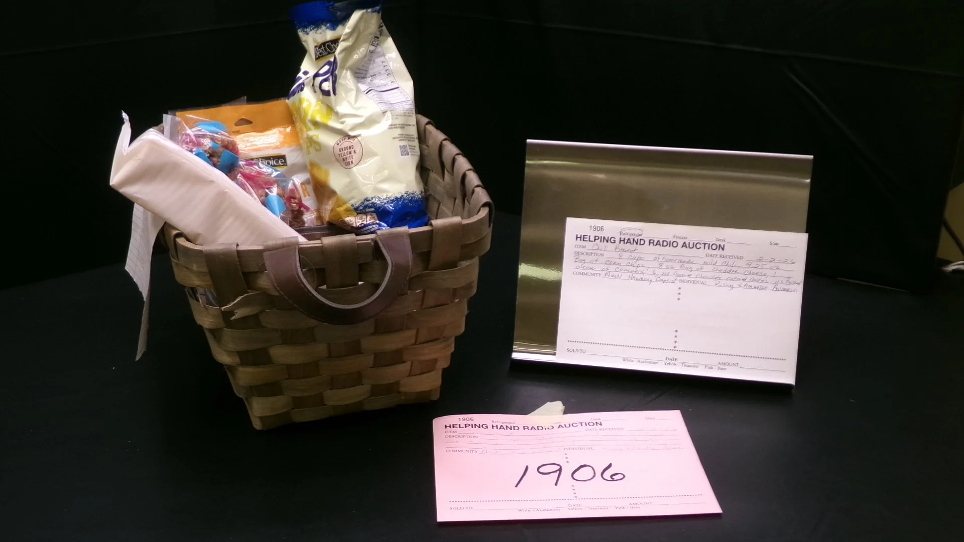 6 - Chili Basket by Ricky & Amanda Anderson (New Harmony Baptist).jpg