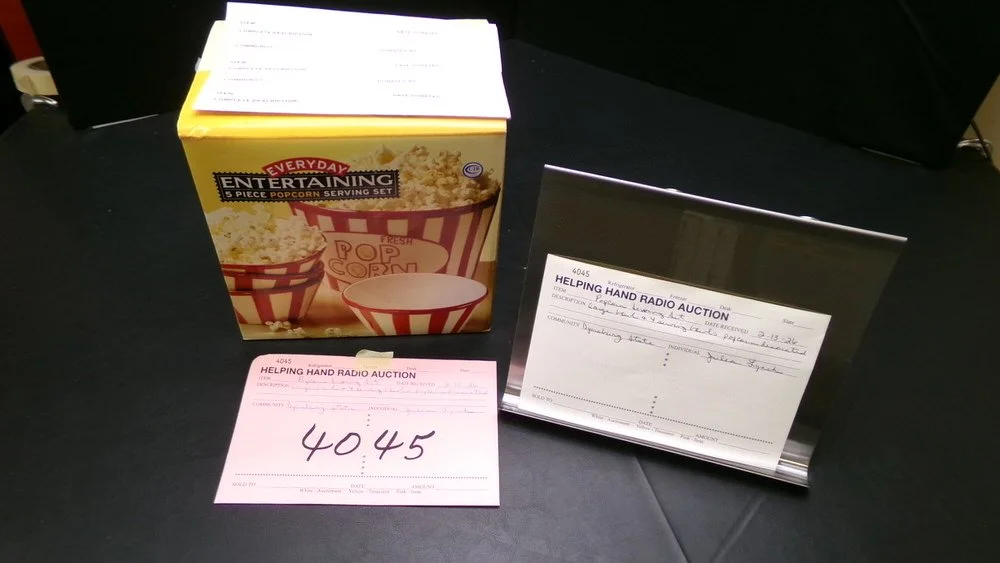 4045 - Popcorn Serving Set By Julia Lynch (DSCC).jpg