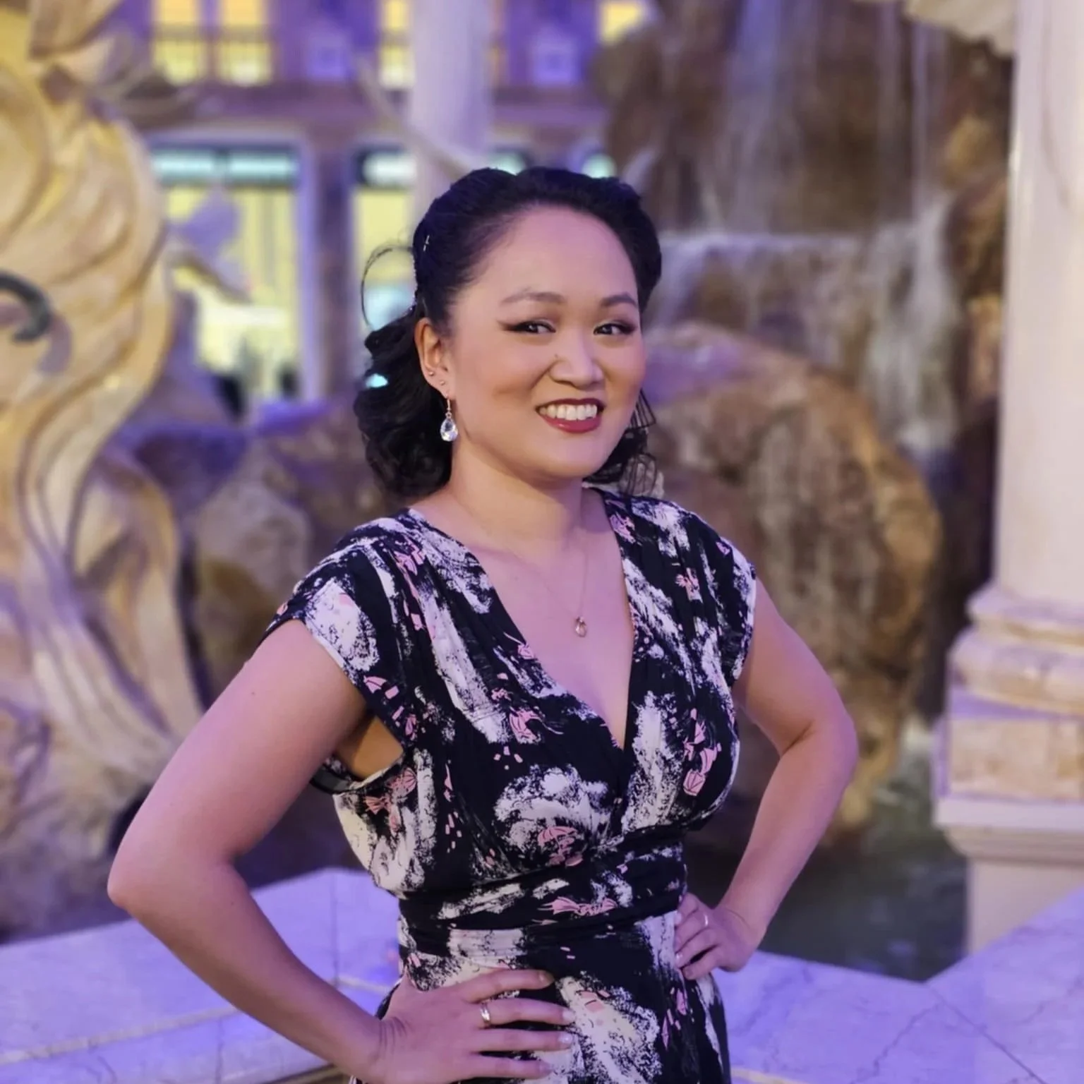 Kelly Young’s love for dance started at age 7 with ballet classes and has taken her through many dance styles before finding lindy hop at Atomic Ballroom in 2012. She is an experienced competitor who has partnered with some of the best leaders in LA/