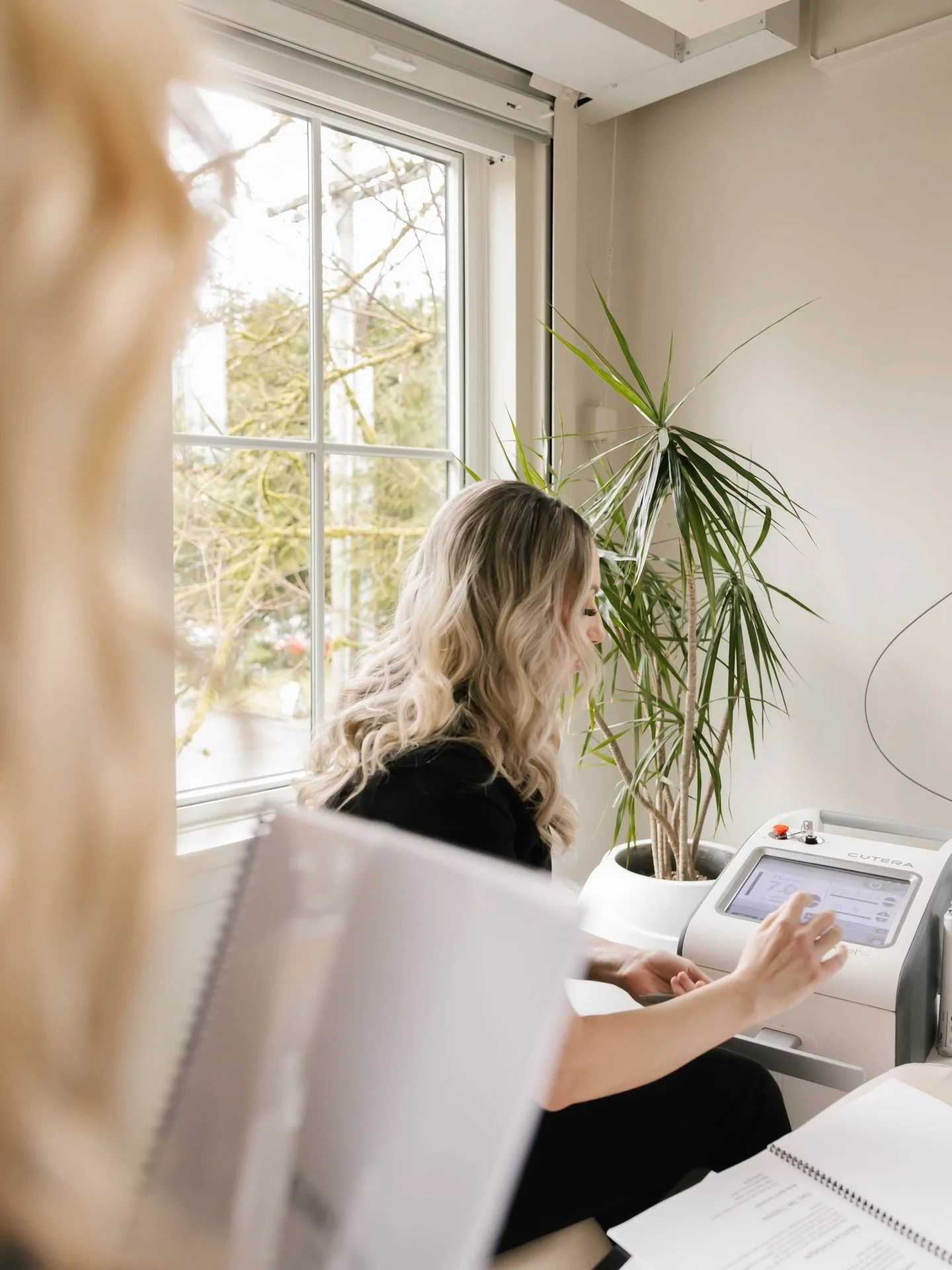 🎓 At Raw Canvas Institute, every course is intentionally curated and led by trainers with years of real, in-clinic experience. This is not just theory. This is applied learning, clinical decision-making, and the kind of hands-on training that prepar