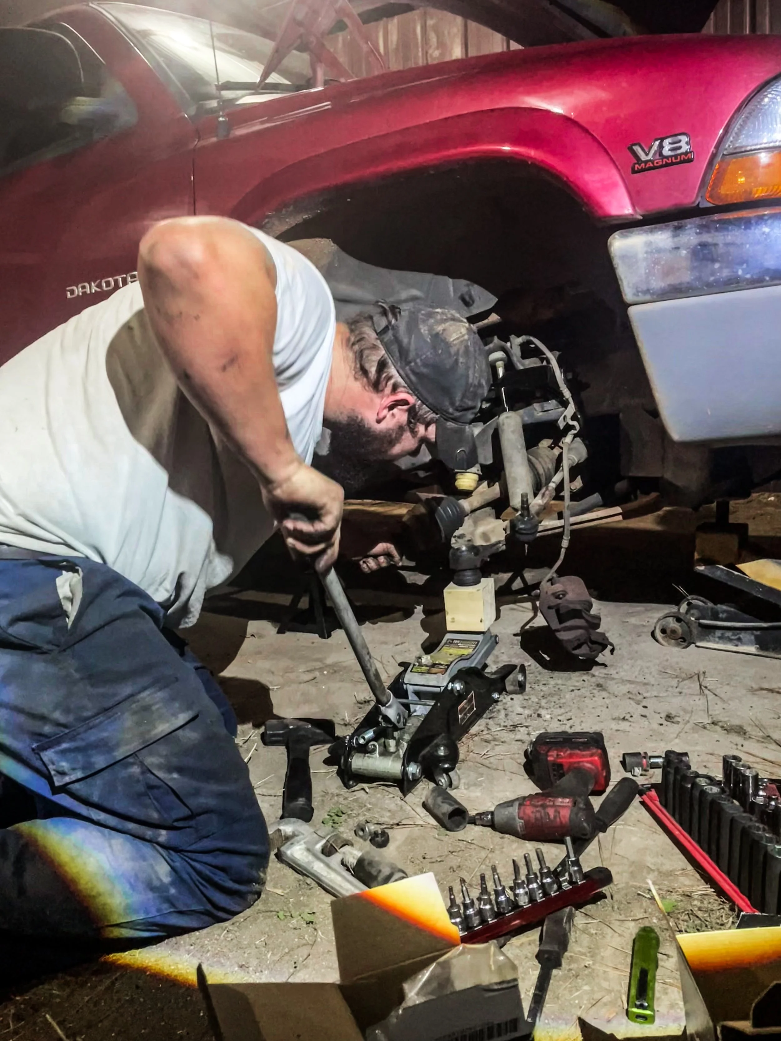 a front-end R&R on a 1999 Dodge Dakota 4x4. 
