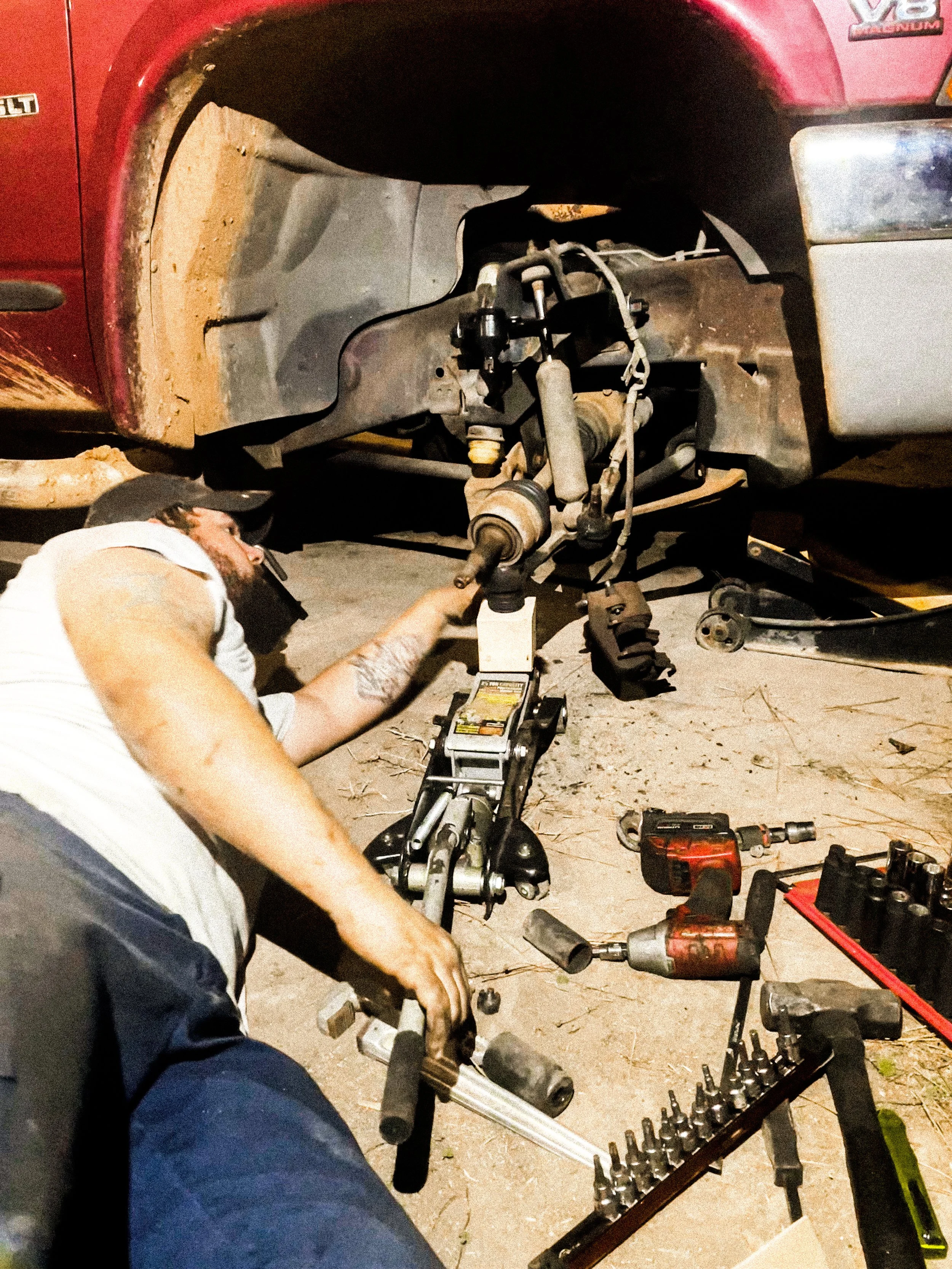 a front-end R&R on a 1999 Dodge Dakota 4x4. 