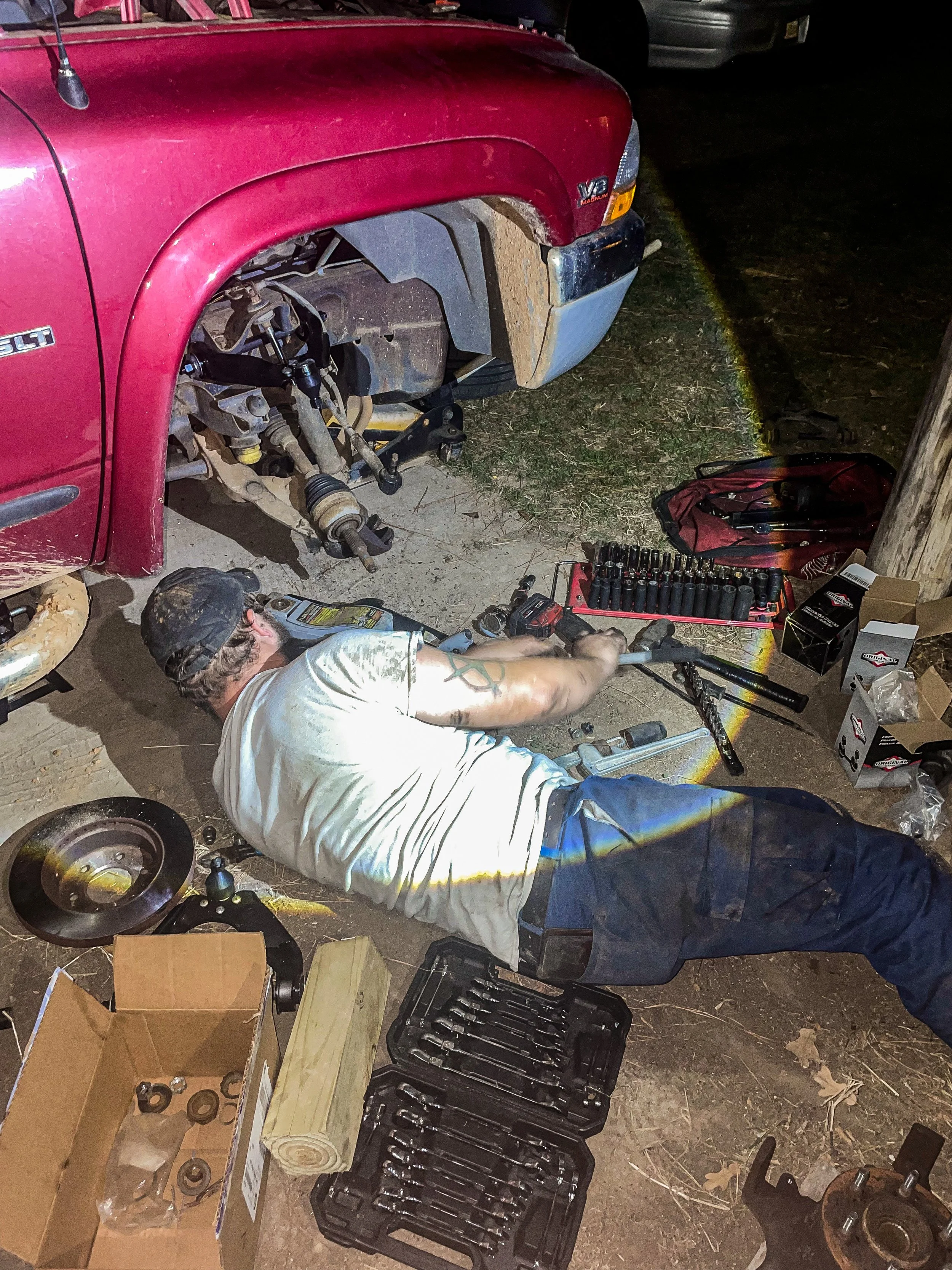 a front-end R&R on a 1999 Dodge Dakota 4x4. 