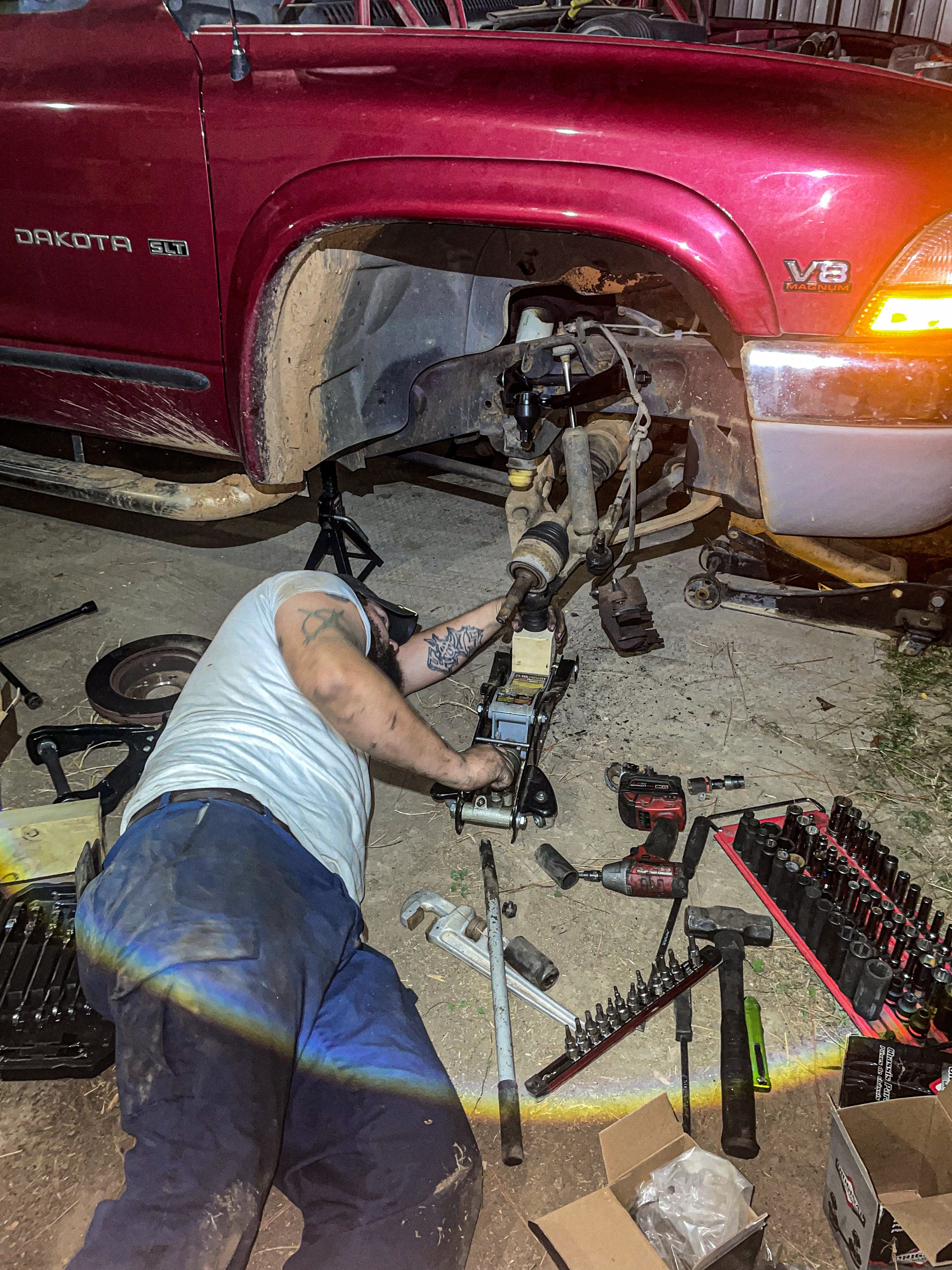 a front-end R&R on a 1999 Dodge Dakota 4x4. 