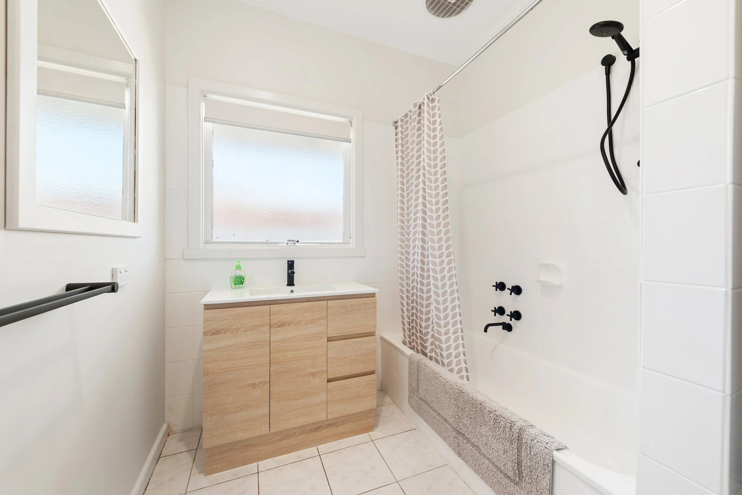 6 Doherty Ave Bathroom.jpg