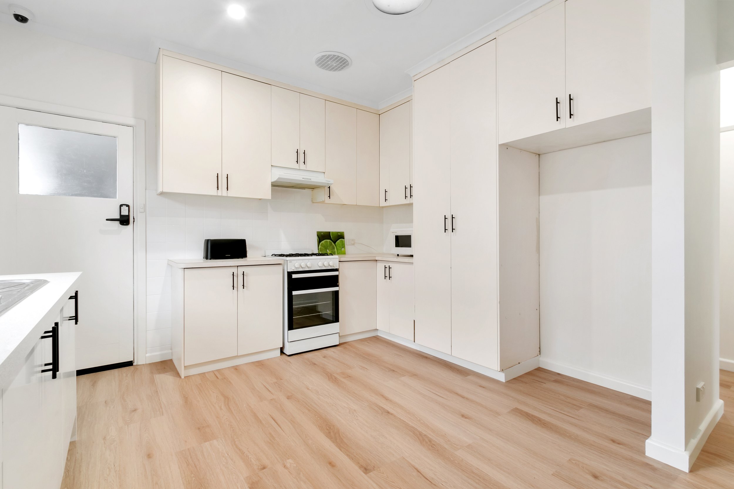 6 Doherty Ave Kitchen 2.jpg