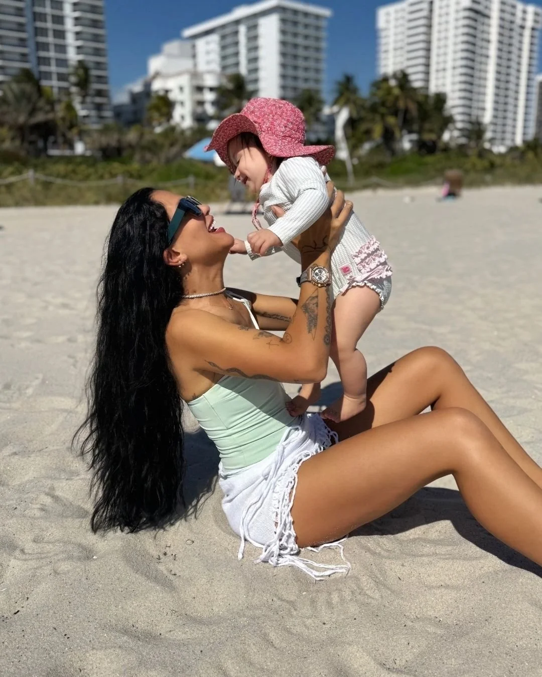 Unpopular opinion: stop fearing the sun! Expose yourself gradually. Short, consistent doses train your skin to protect itself. Skin cancer rates have RISEN alongside the widespread use of sunblocking products, not despite them. Let that sink in, MORE