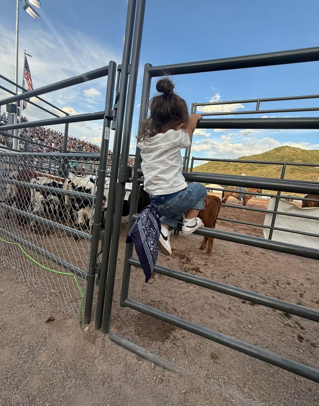 Man, I love this country 🇺🇸 I came here with literally nothing. And this imperfect place embraced me. I didn&rsquo;t ask for handouts though, I worked my butt off since 16 starting at Wendy&rsquo;s followed by Walmart and I kept climbing and grindi