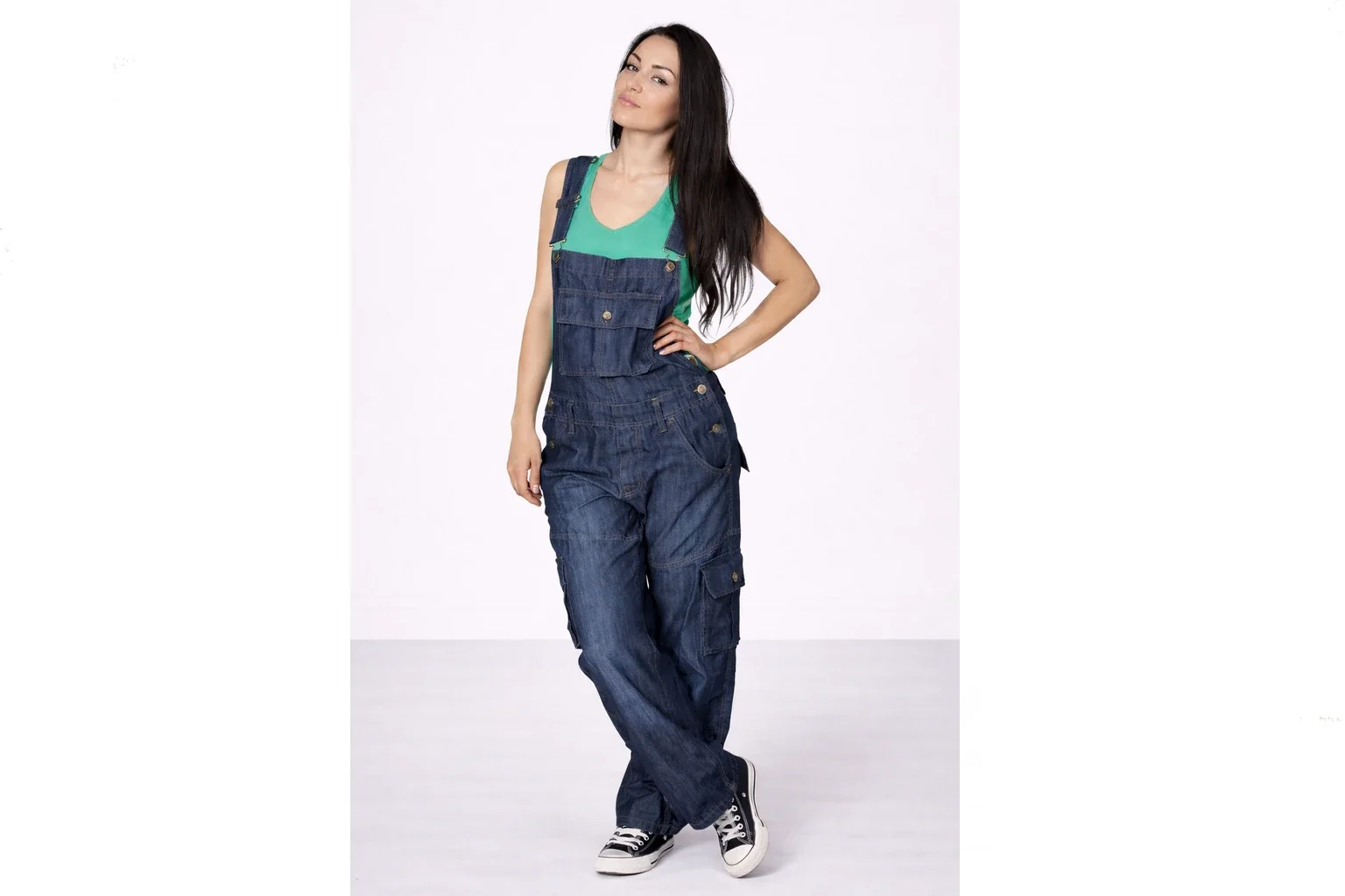 salopette femme coupe large et confortable.webp