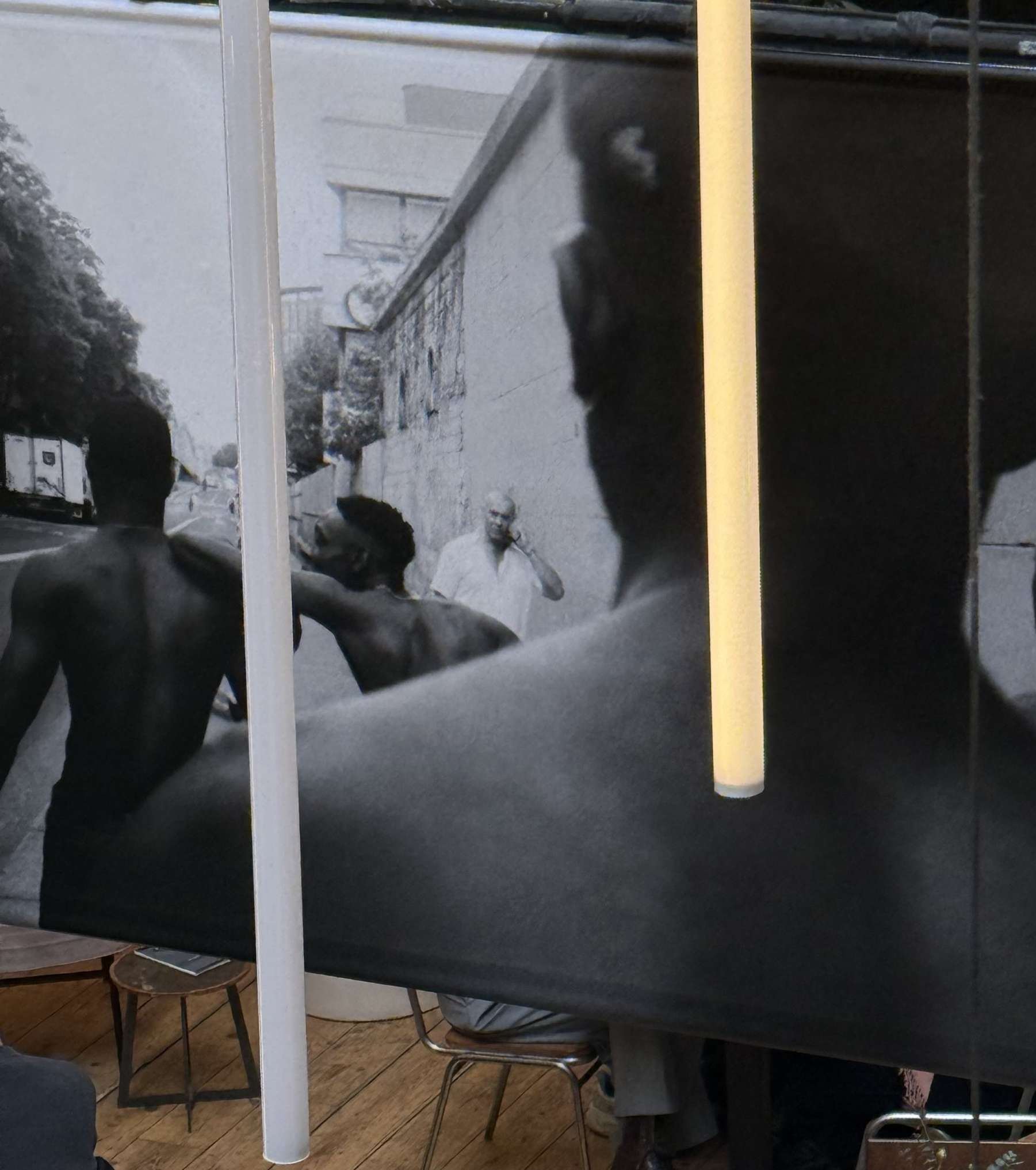 Construction d’une identité de marque forte à travers une direction artistique cohérente, un concept visuel affirmé et un positionnement clair.