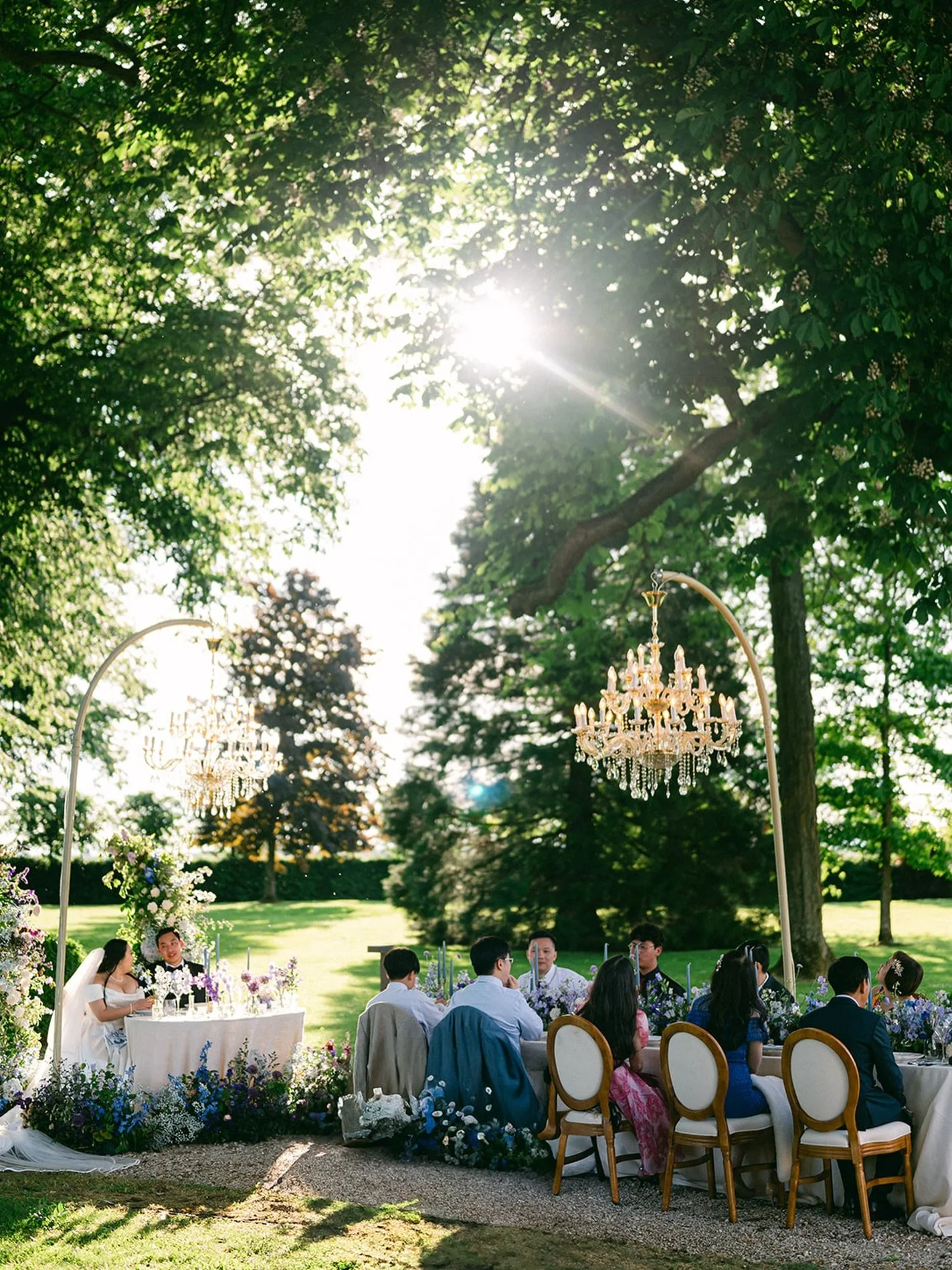 Happy Thanksgiving to all !!! 🦃 
I am so thankful for my life, personal and professional ! Believe in you dreams and make them come true 
Hope you are with your loved ones ! 
.
Planning &amp; Design @peonymoments 
Photo @christophe_serrano_wedding
V