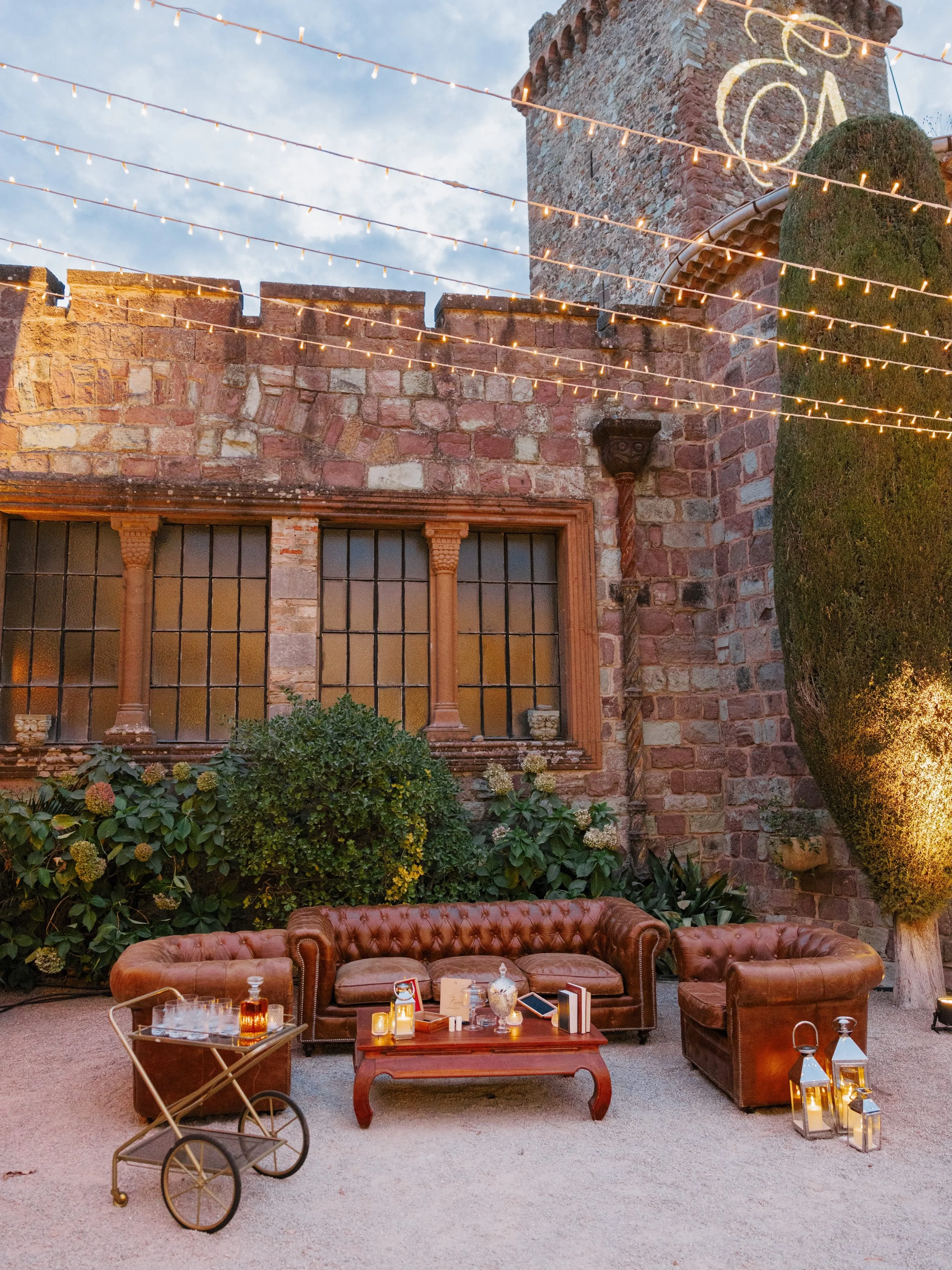 A little corner of Havana under the stars ✨

For a groom with Cuban roots, the evening couldn&rsquo;t end without a nod to home. So we created a cigar lounge in the ch&acirc;teau courtyard: vintage Chesterfield sofas, a brass bar cart with crystal tu