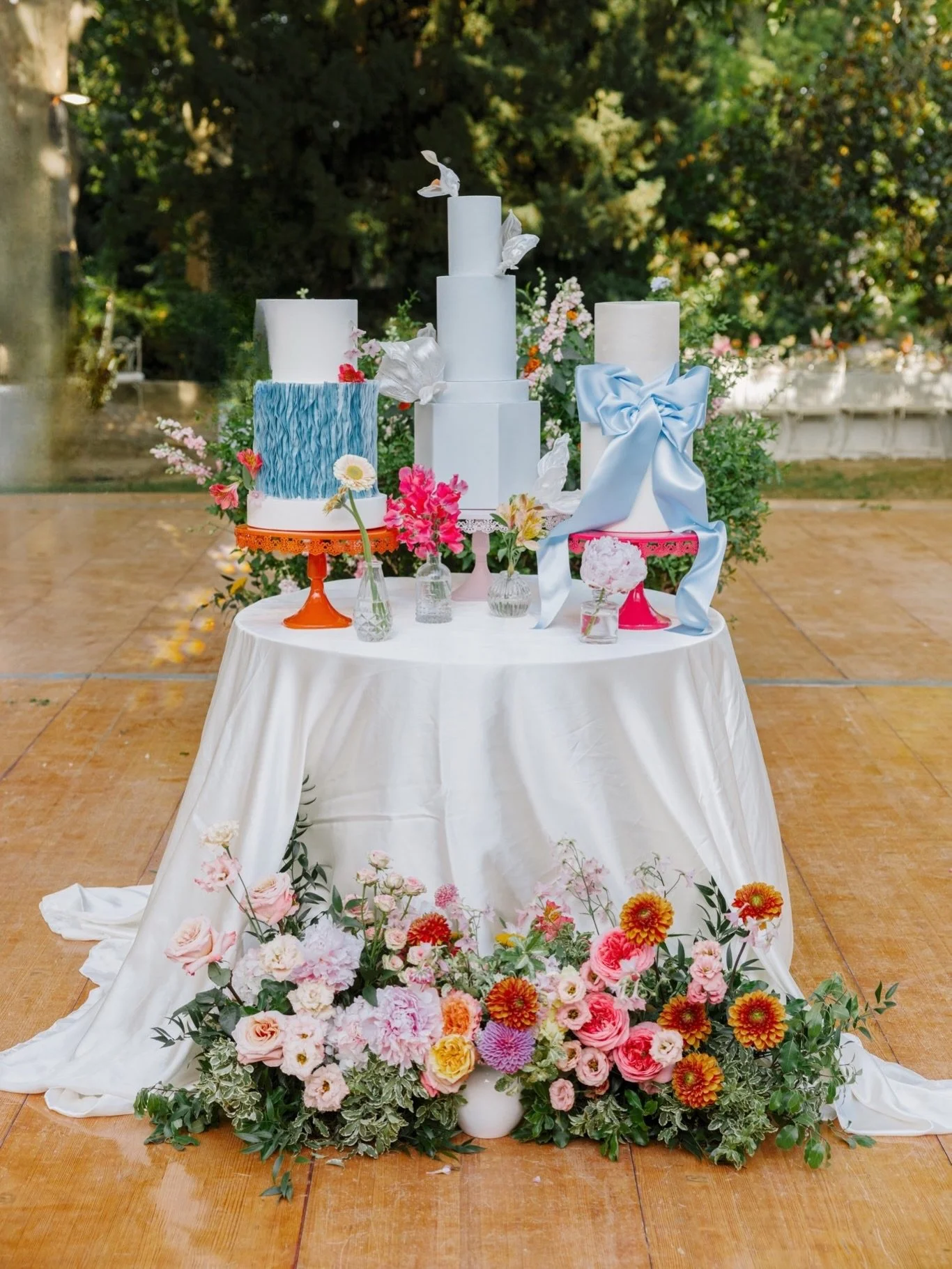 A wedding planner without a wedding cake? Not on her watch! 

Not in my budget, but @k_n_kakes insisted. For our theme &ldquo;When the Wedding Planner Meets the Fisherman&rdquo;, she made a sea-inspired trio: wave ruffles, pearly petals and a satin b