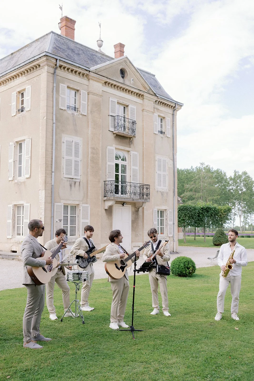 by Pablo Laguia Chateau 01162.jpg