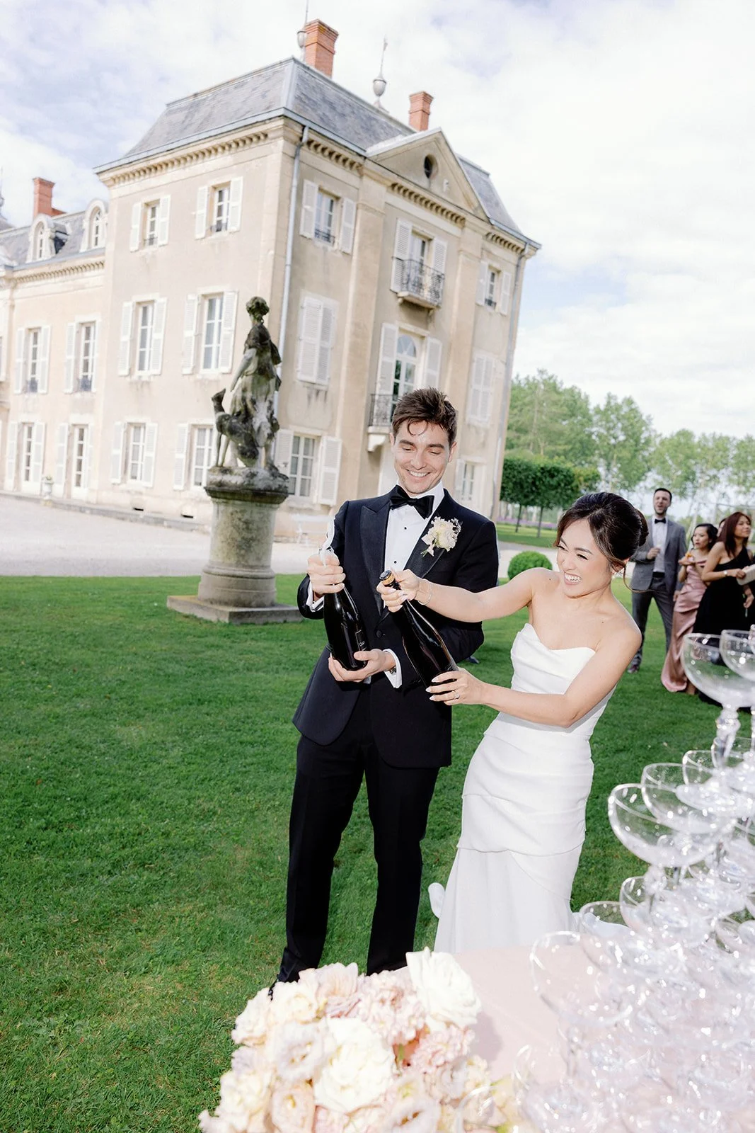 by Pablo Laguia Chateau 01102.jpg