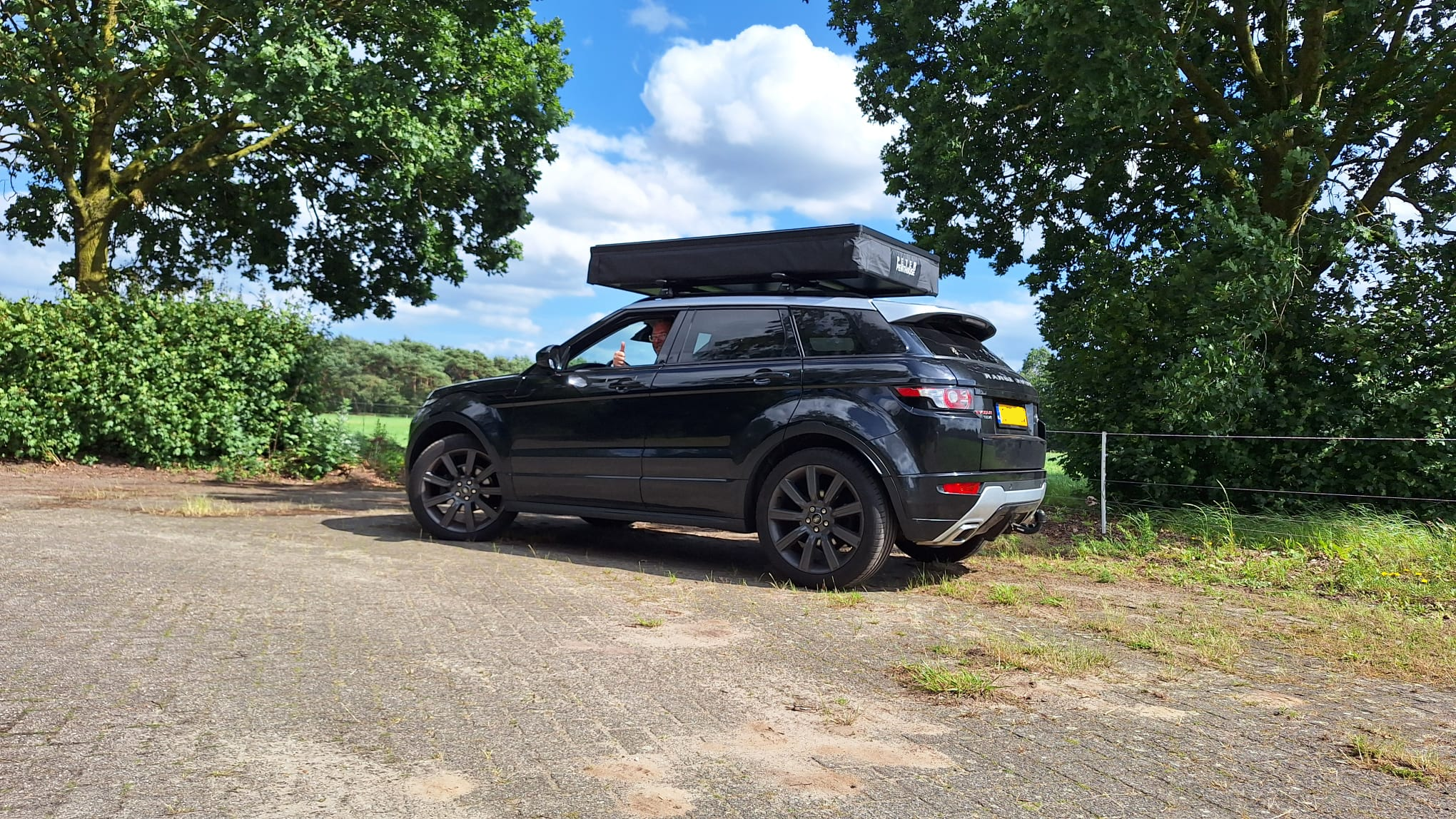 Range Rover.png