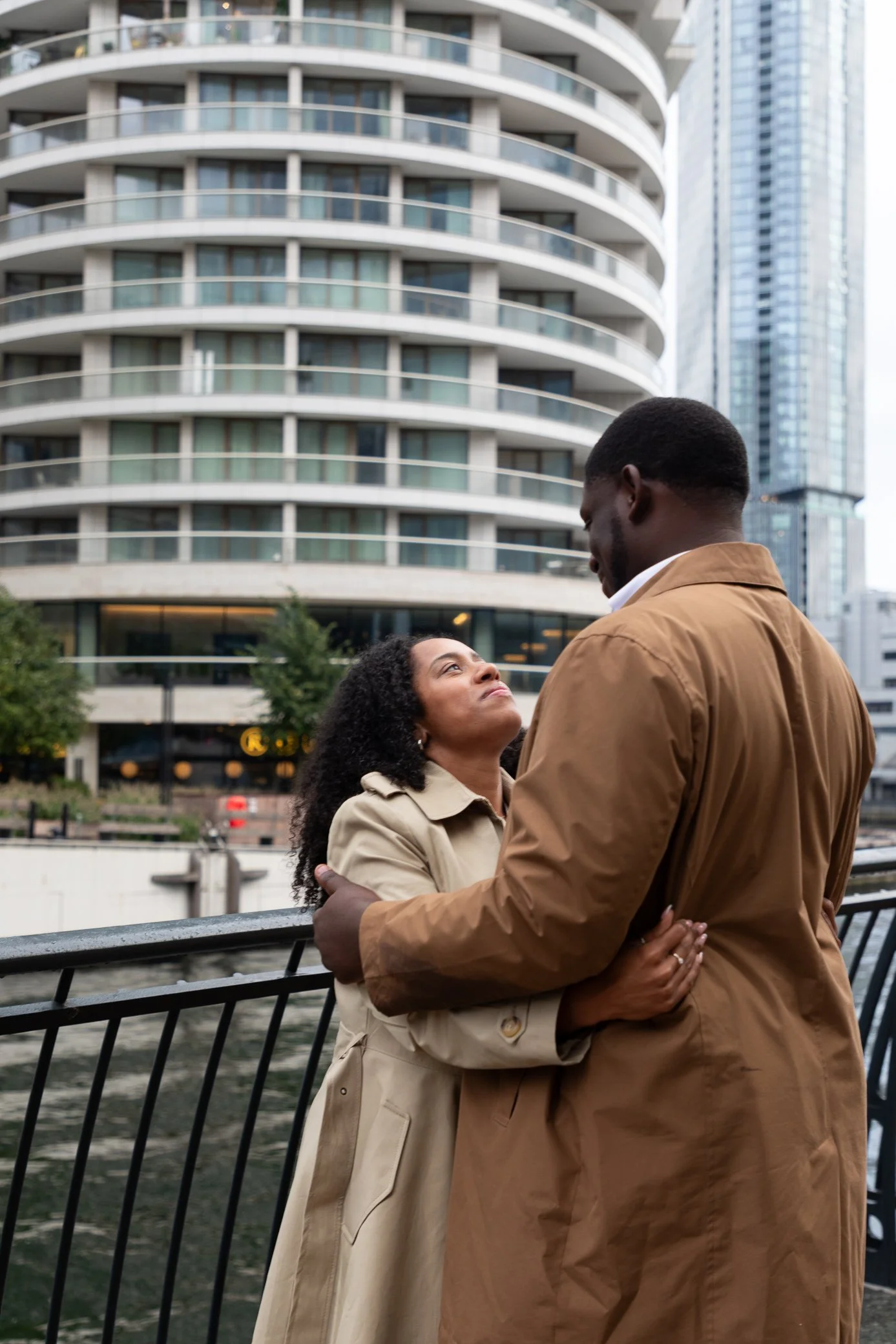 engagement photoshoot canary wharf.jpg