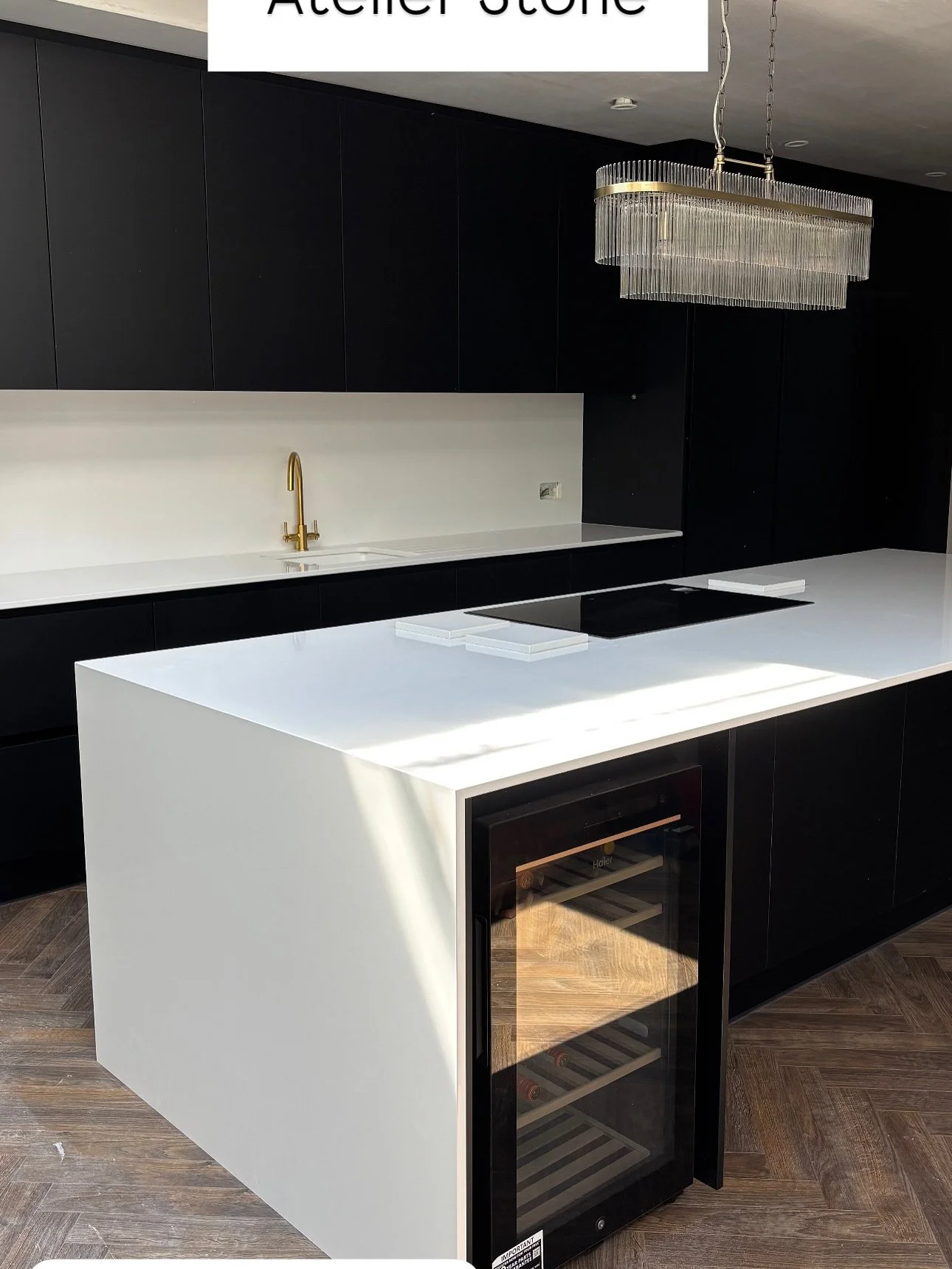 Simple white, clean and dramatic.
Fabulous monochrome kitchen! #luxurylifestyle #superwhite #atelier #atelierstonedublin #bespoke #luxury