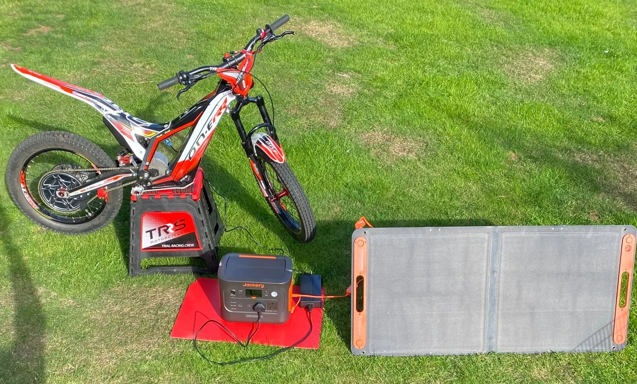 Solar power charging 