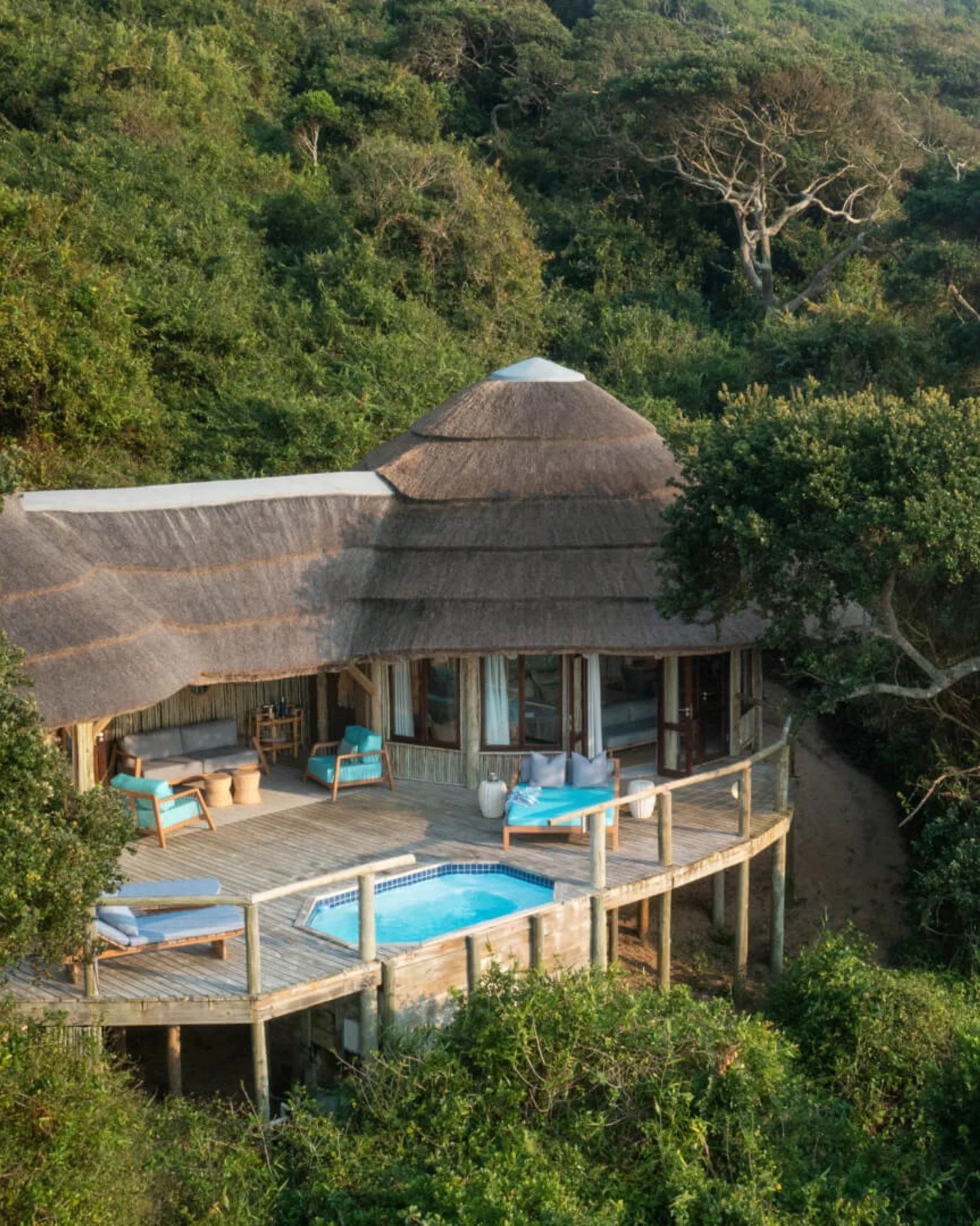 A popular way to extend your Rhino Dehorning experience is by adding a pre- or post-trip stay at  @thonga_beach_lodge, one of South Africa&rsquo;s most peaceful, untouched coastal escapes 🌊

Nestled within the iSimangaliso Wetland Park, this remote 