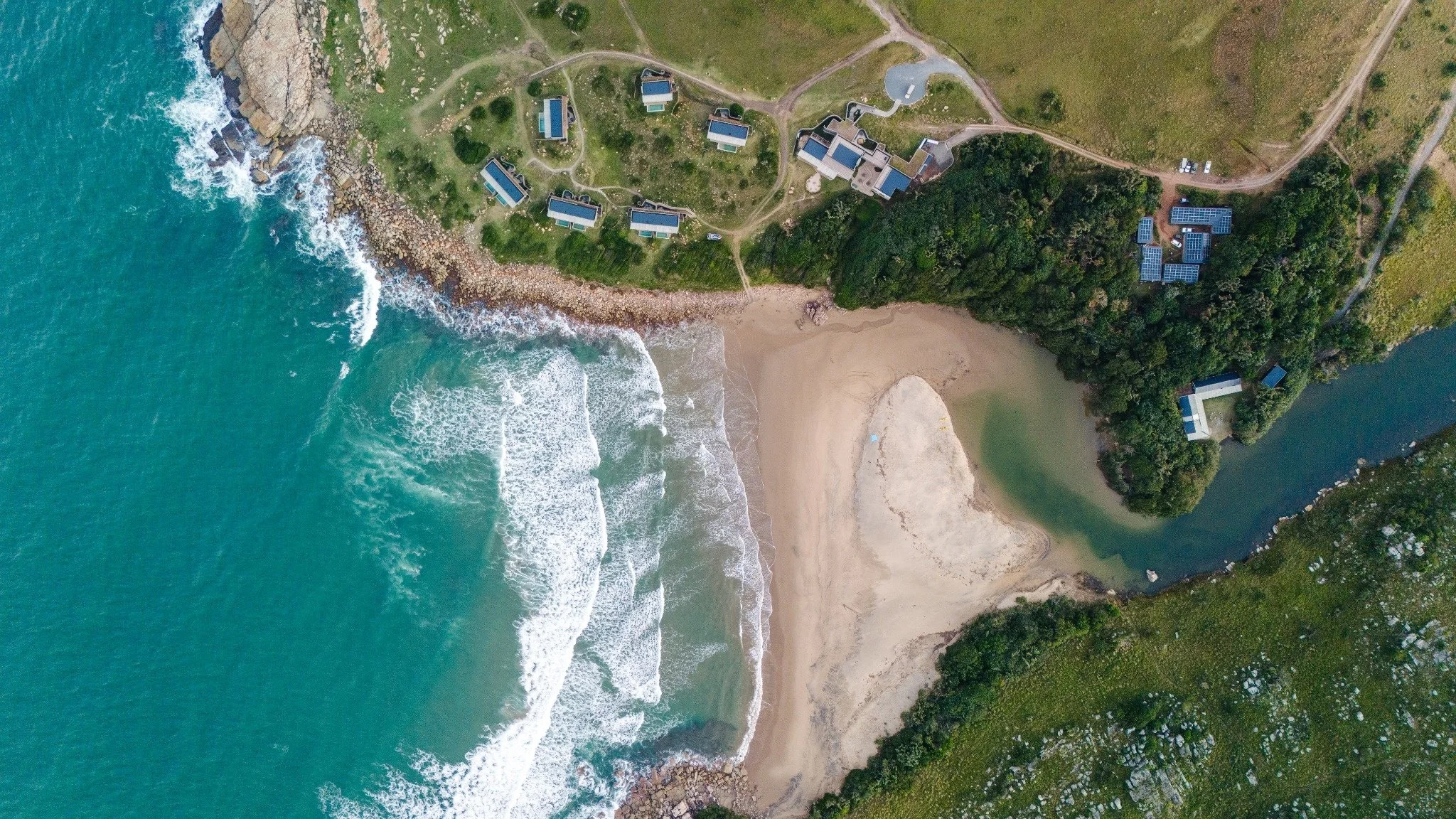 GweGwe Beach Lodge
