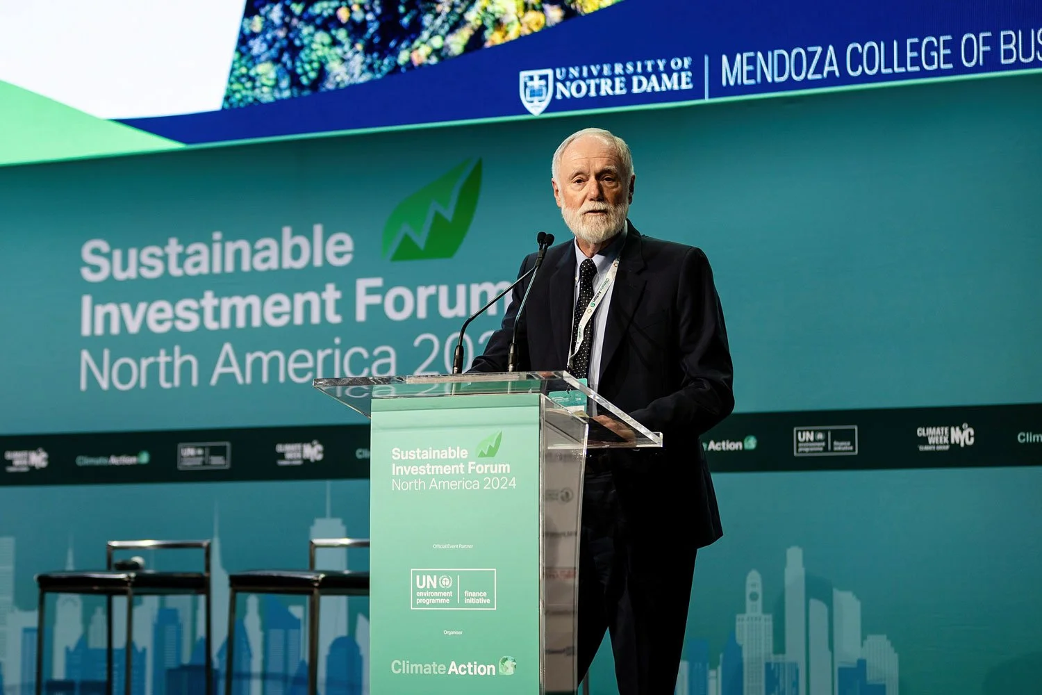 International keynote speaker presenting at the Sustainable Investment Forum conference.