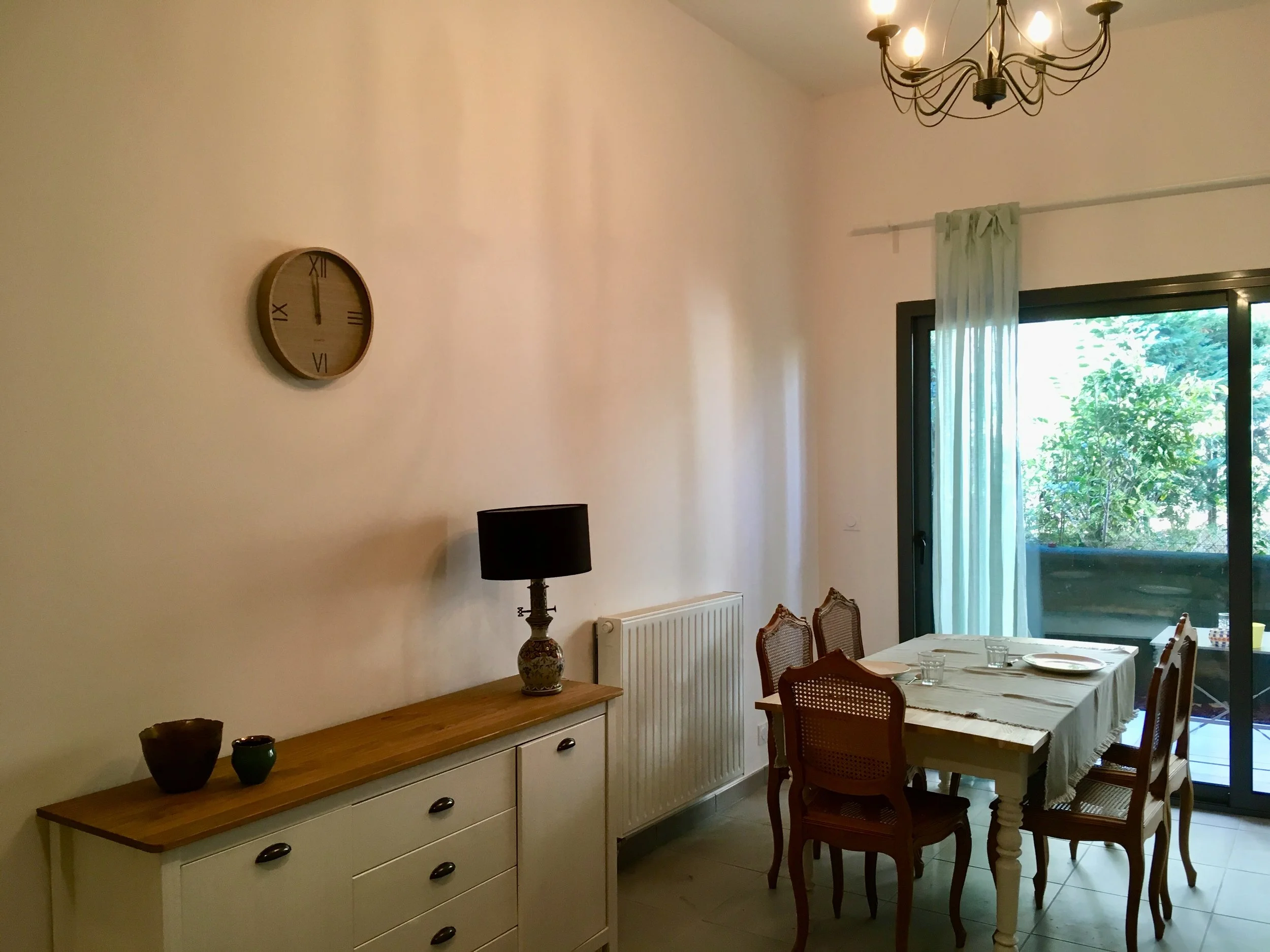 L4 SALON1.jpg
