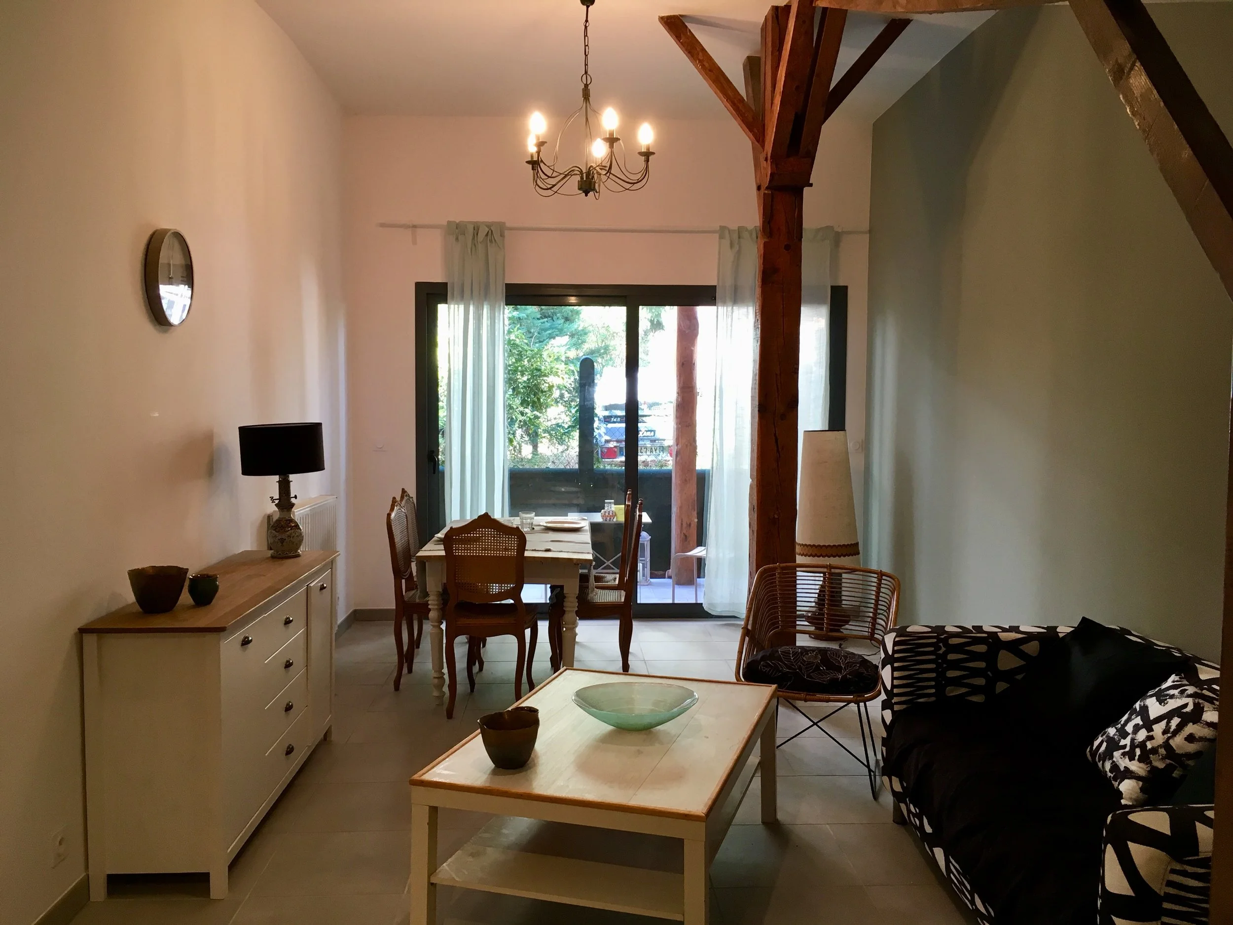L4 SALON.jpg