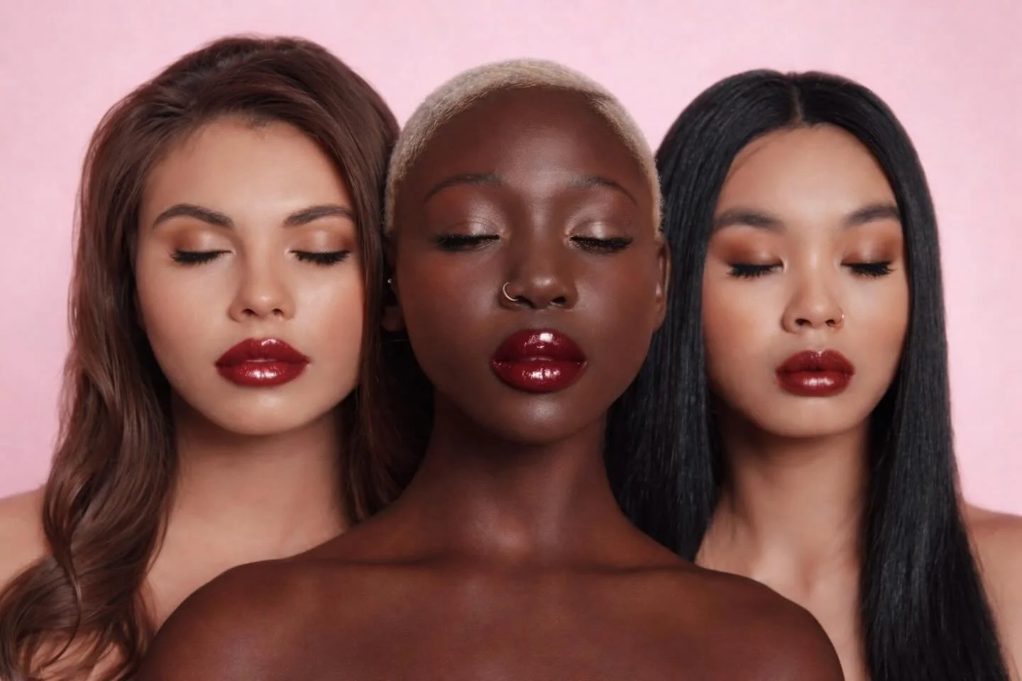 Kiya 🤎✨
A red-brown gloss designed to complement every skin tone with a soft, natural shine 💄🤎
At MagnusWomen, we believe beauty is about inclusion, confidence, and self-love 🌸💖
This gloss doesn&rsquo;t just enhance your lips &mdash; it reminds 