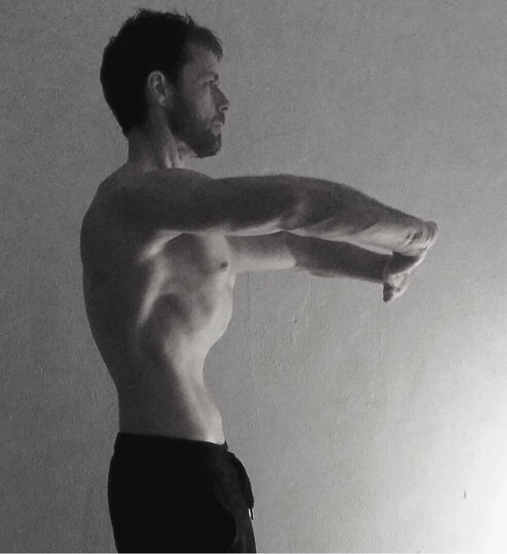 Ejercicio de hipopresivos para fortalecer el suelo pélvico y el abdomen. Alicante , El Campello