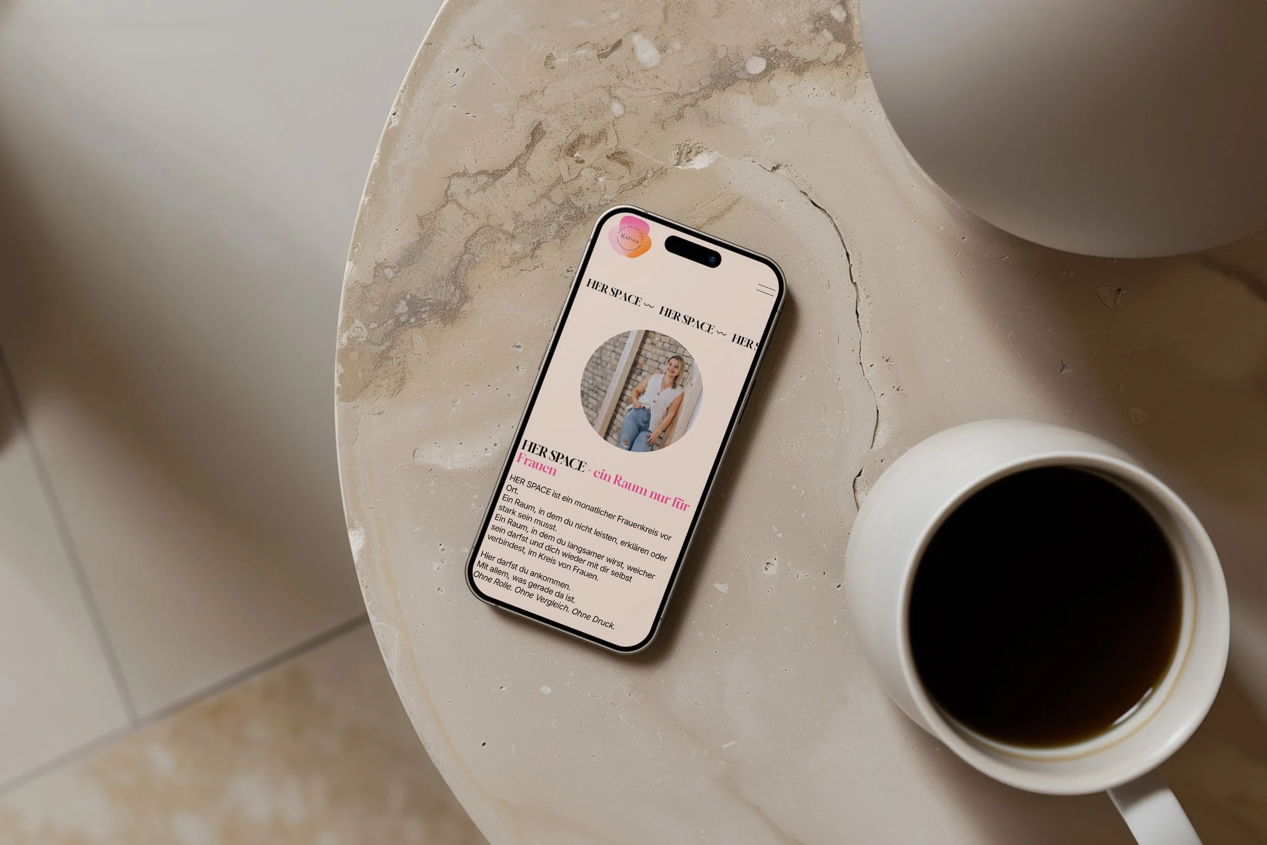 HER SPACE Moockup Handy.jpg