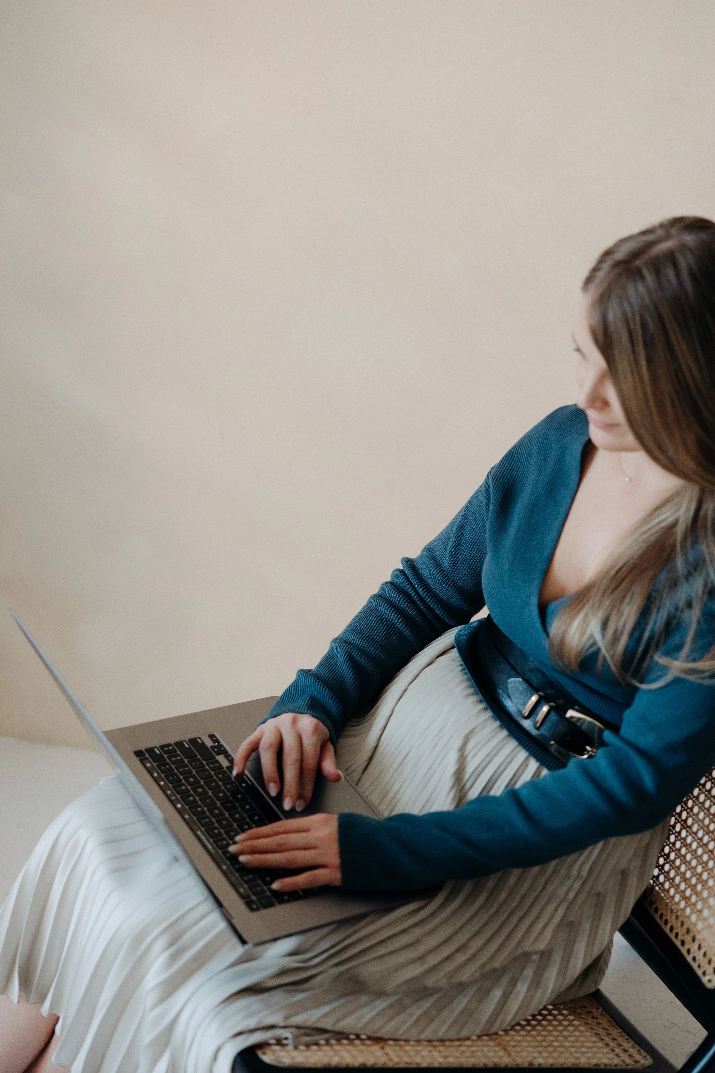 Healing Nook Psychotherapy with Hanna Anderson in Toronto, Canada