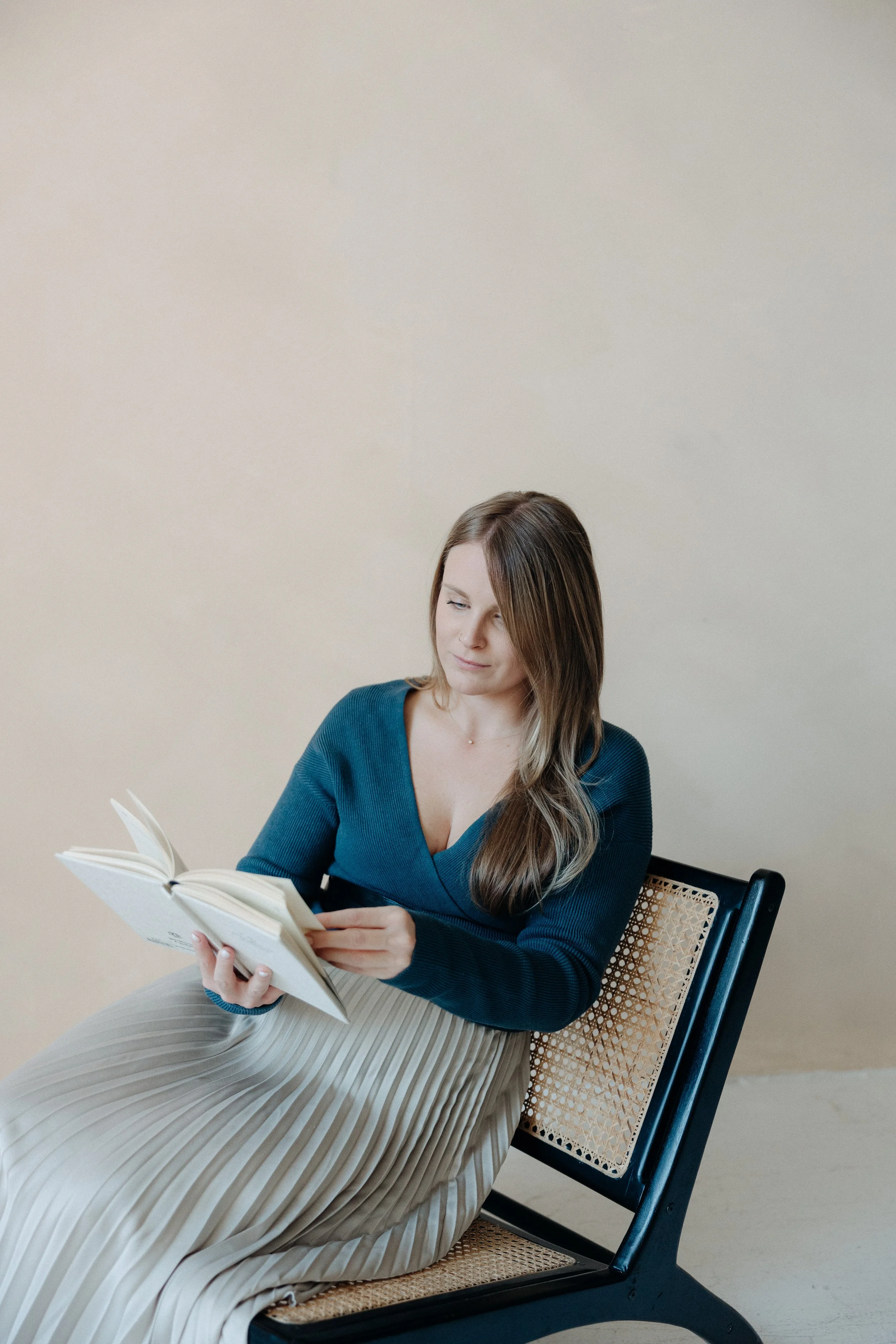 Healing Nook Psychotherapy with Hanna Anderson in Toronto, Canada