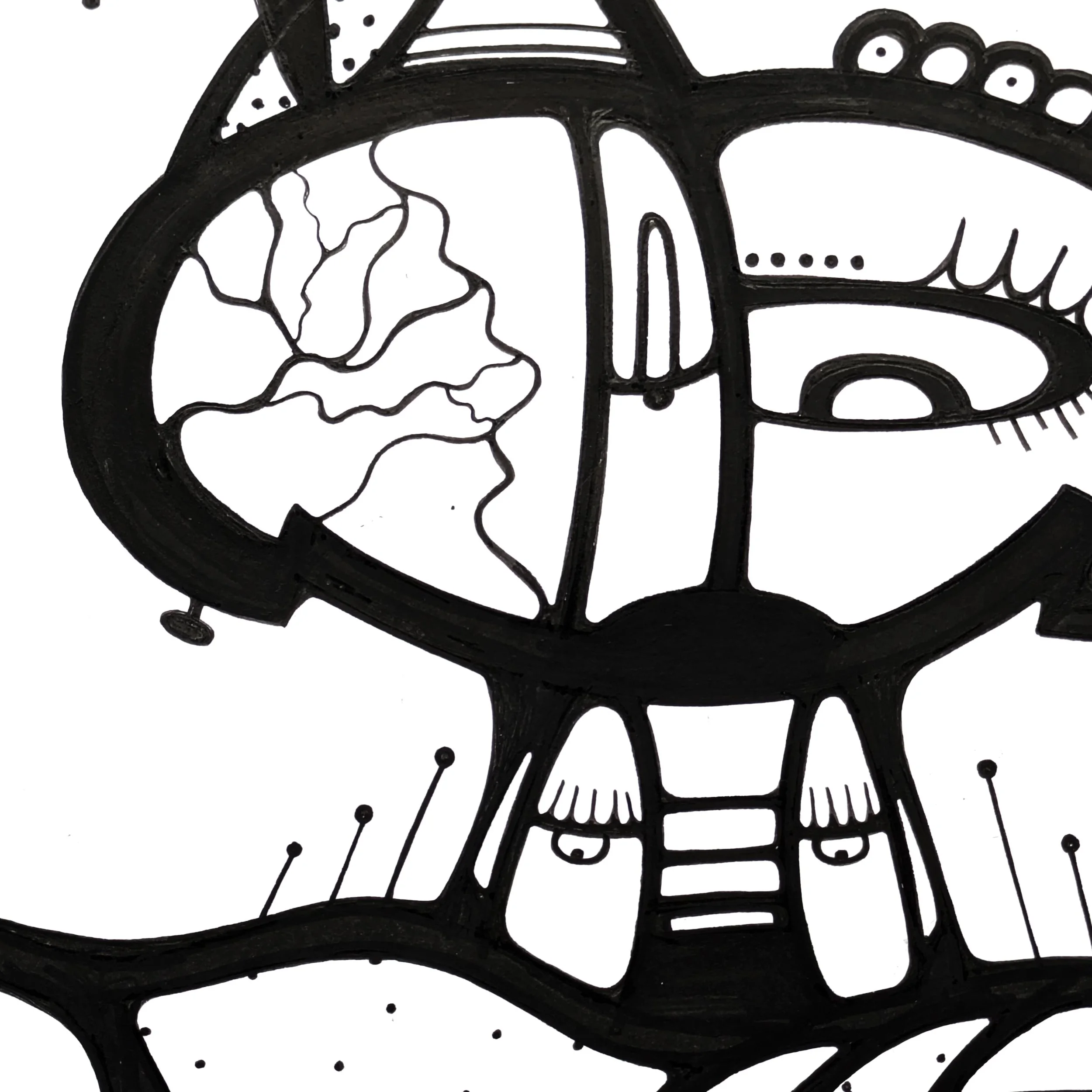 Une structure en métal noire en forme de visage humain stylisé avec des détails architecturaux et des lignes abstraites.