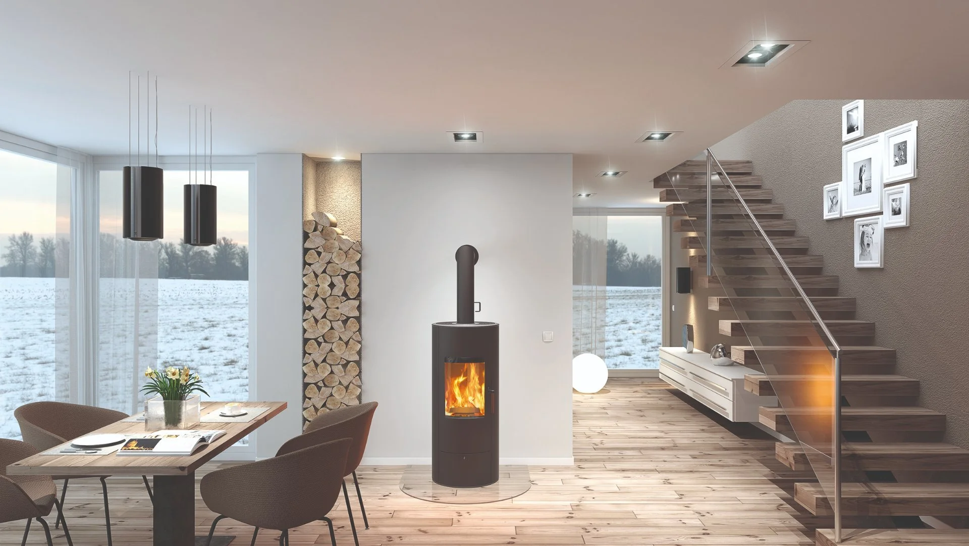 Moderne Wohnzimmer mit Kamin, Esstisch, Holzstufen, Fotos an der Wand und Winterlandschaft durch große Fenster