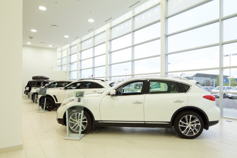 2016-Infiniti-Gallery-i8.jpg