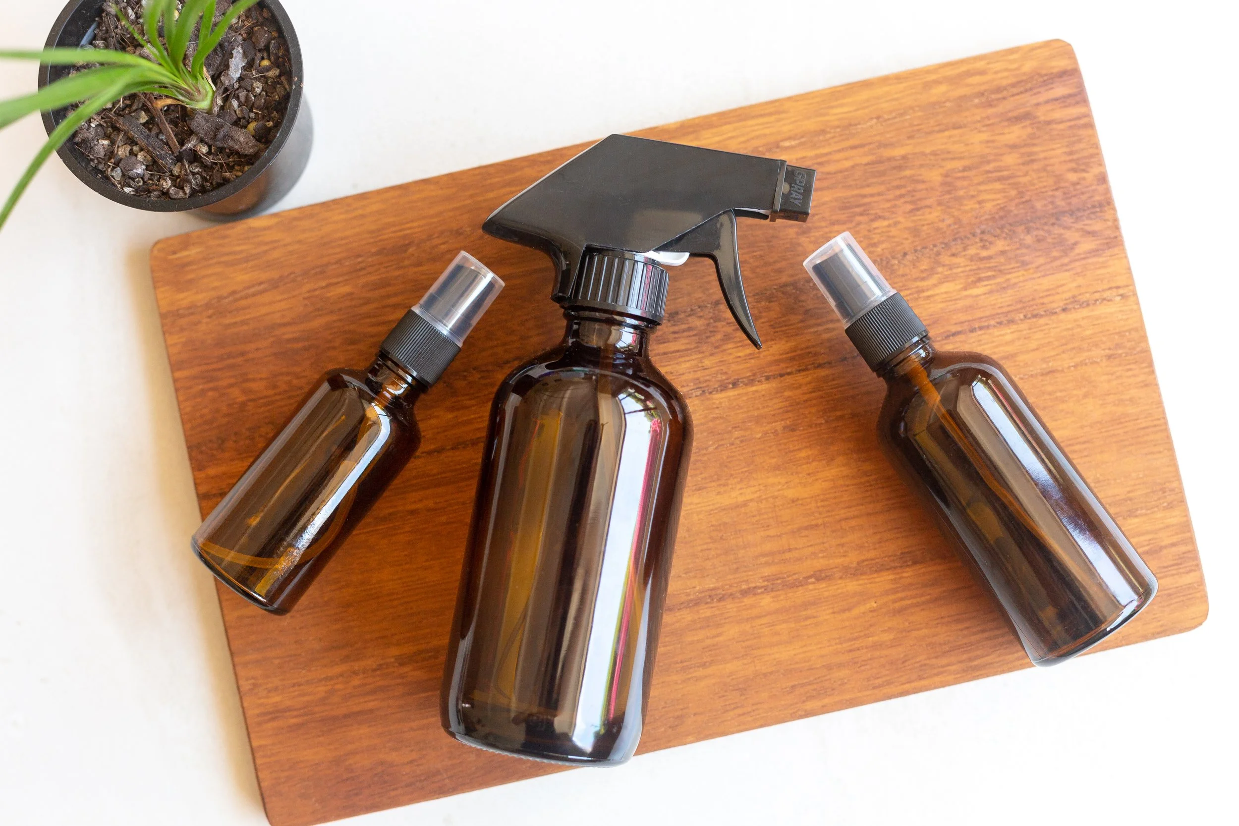 glass spray bottles for a non-toxic kitchen