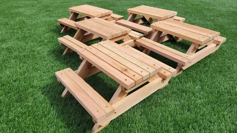 Wooden Squirrel Picnic Table 9.jpg
