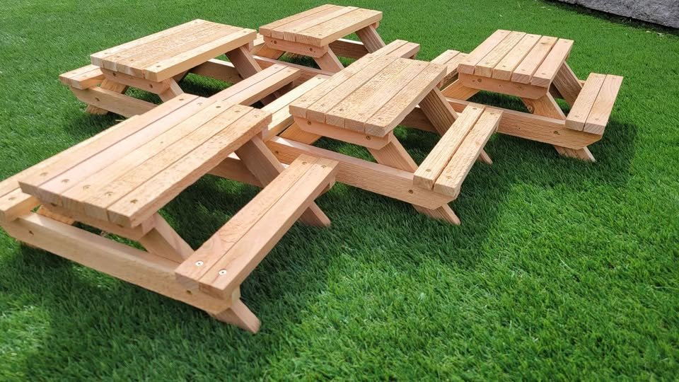 Wooden Squirrel Picnic Table 8.jpg