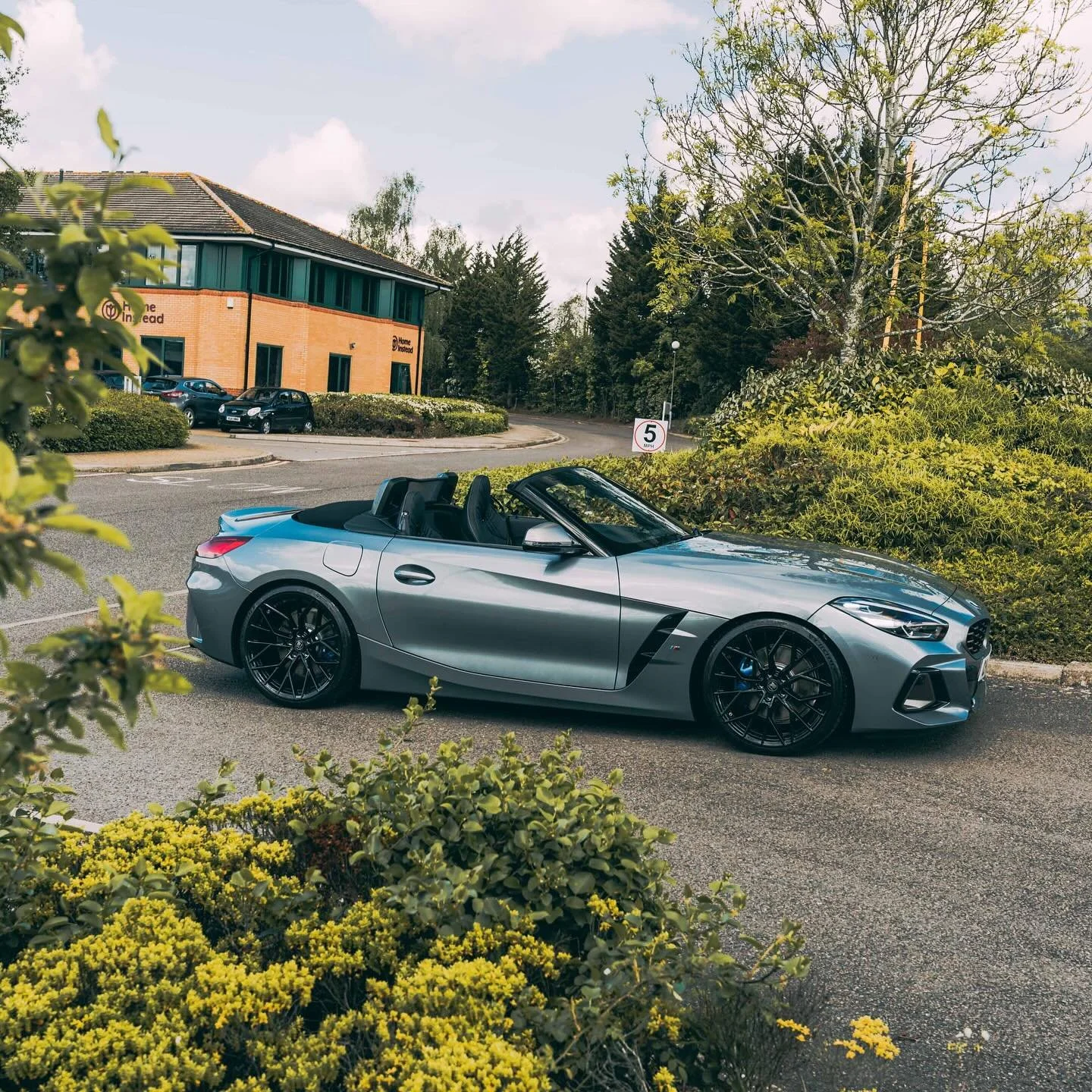 Gloss black MW-3 on this Z4 Roadster 

5x112
Front 8.5x20&rdquo;
Rear 10x20&rdquo;

Available with tyres, and the option to have them coated by @Gtechniq C5 Wheel Protection 

#MotechWheels #Z4 #Roadster #Convertible #ModifiedBMW #BMW #GlossBlack