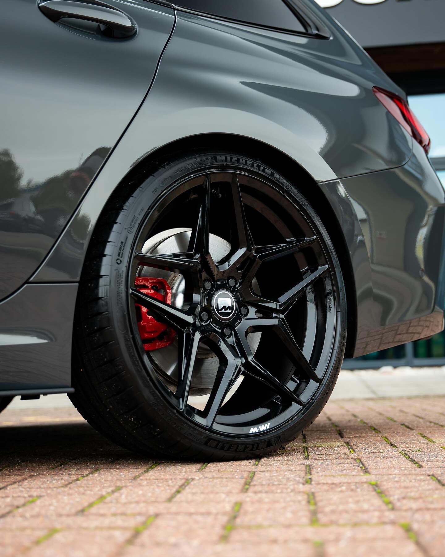 20&rsquo;s on a touring, MW-1 looking fresh.

#MotechWheels #Motech #MW1 #BMW #BMWFinest