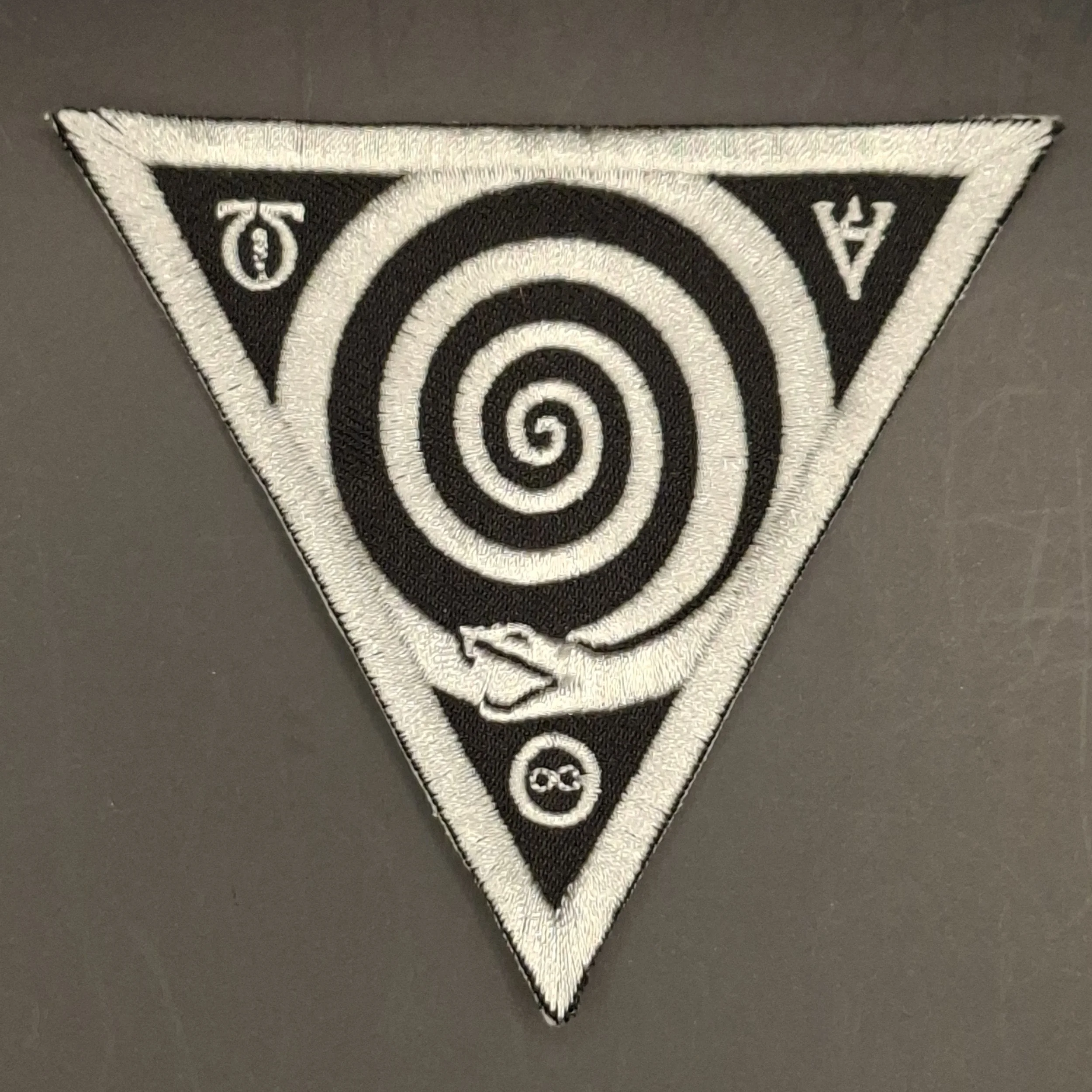 Encyrcle triangle patch