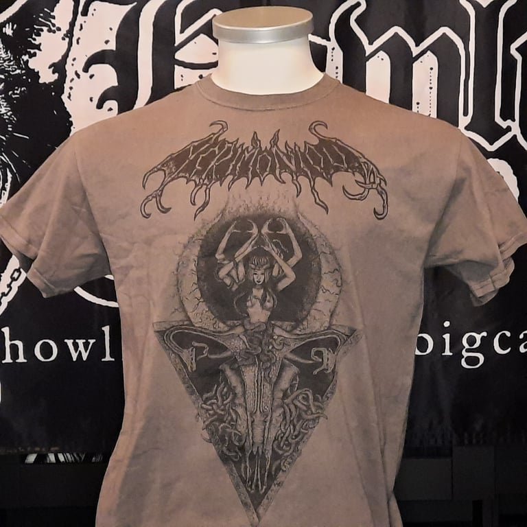 Acrimonious grey t-shirt