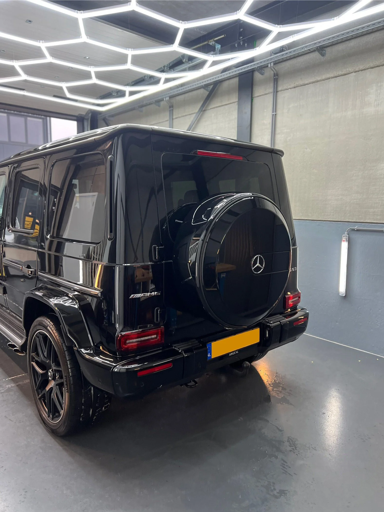 Een Mercedes G63 AMG na een detailbehandeling van het interieur en exterieur
